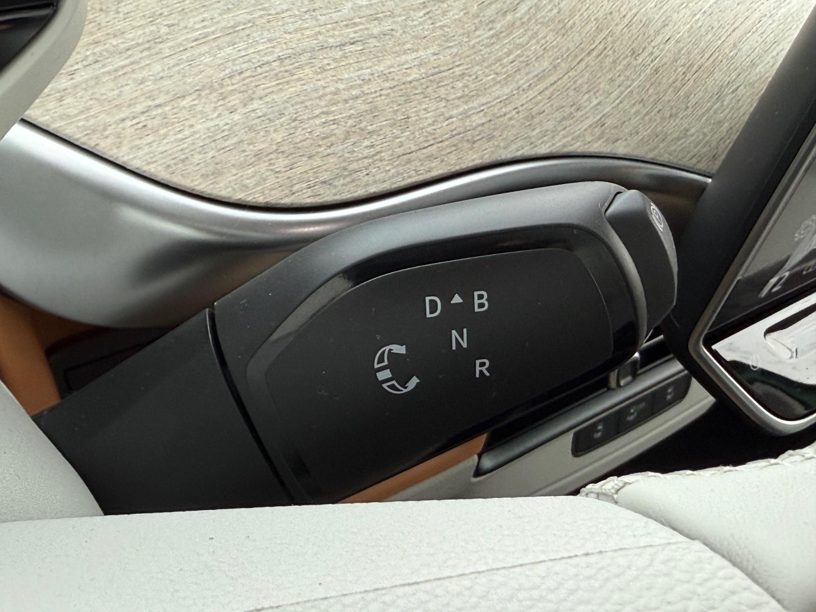 Volkswagen ID. Buzz Vehicle Image 13