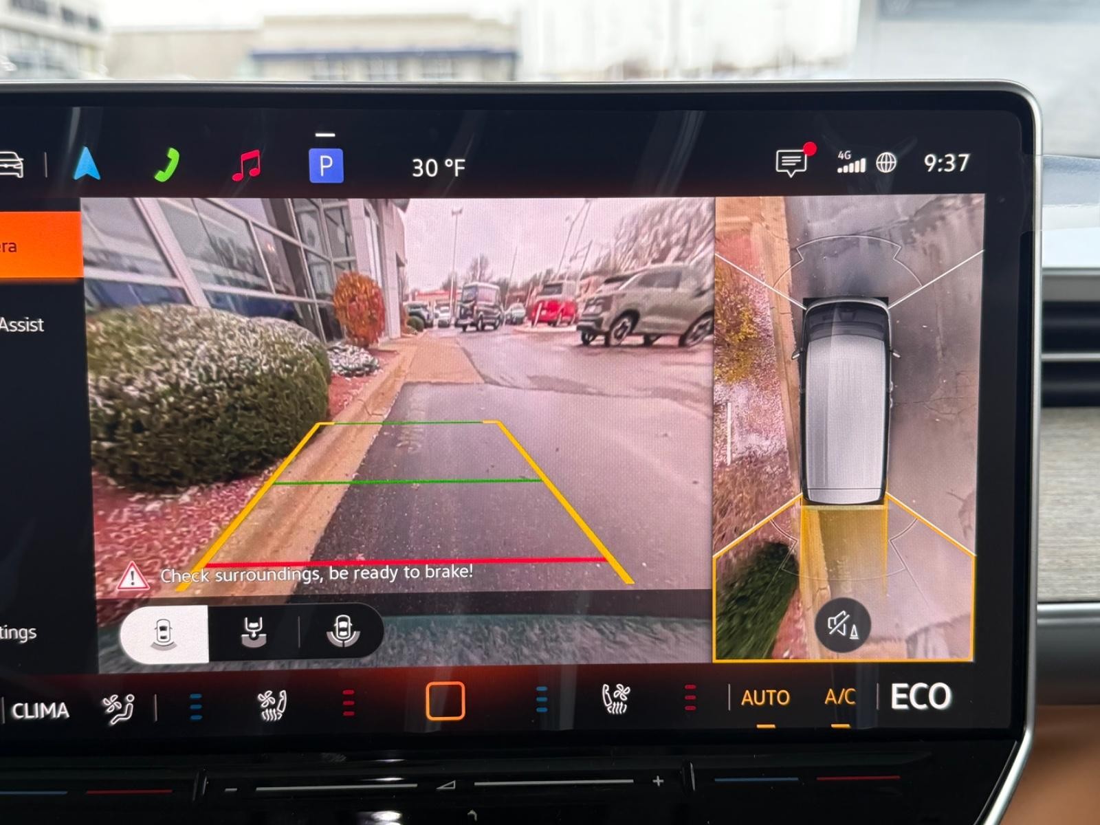 Volkswagen ID. Buzz Vehicle Image 14