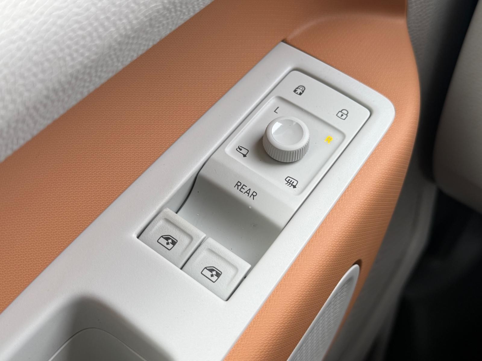 Volkswagen ID. Buzz Vehicle Image 16