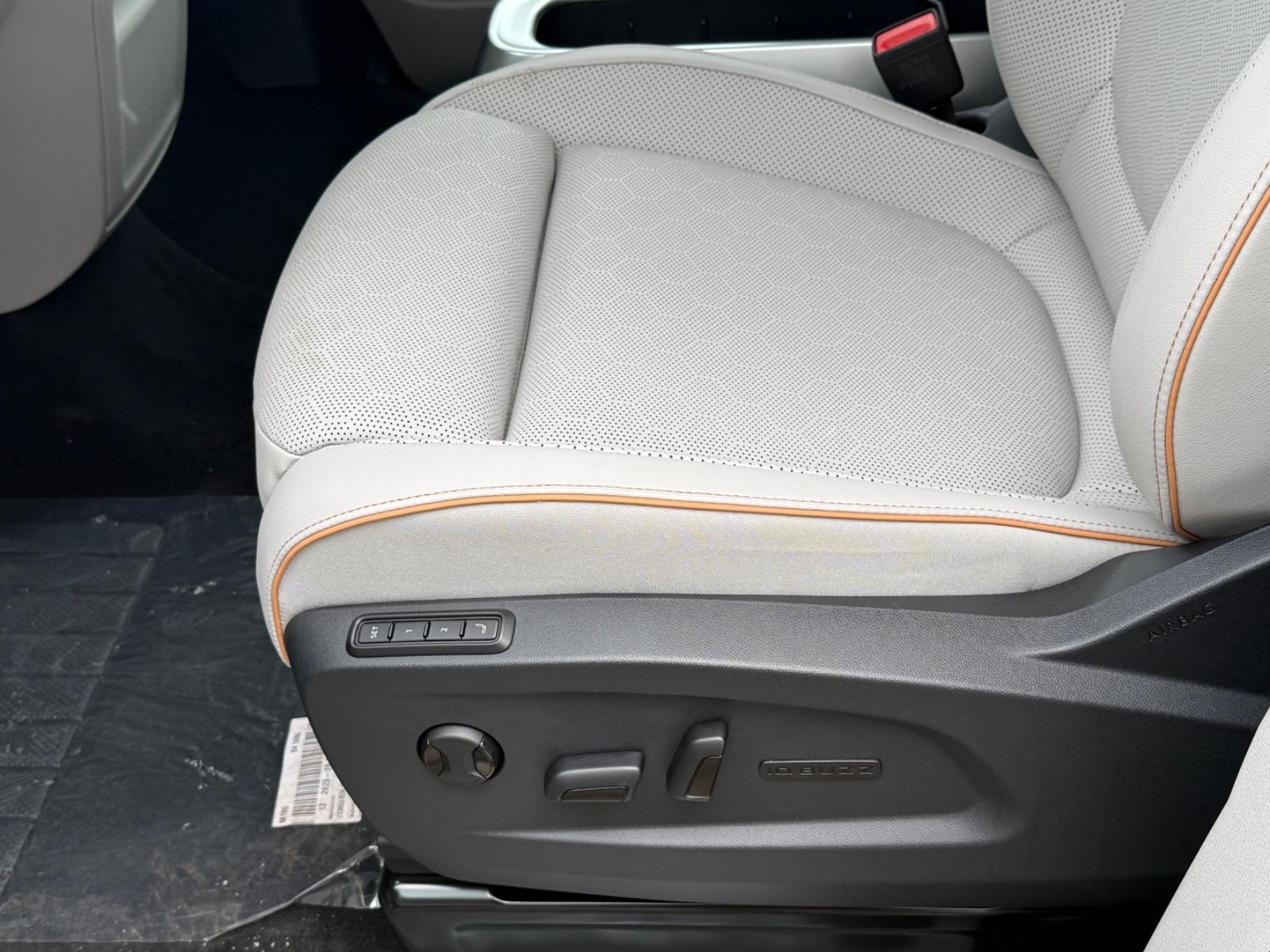 Volkswagen ID. Buzz Vehicle Image 17