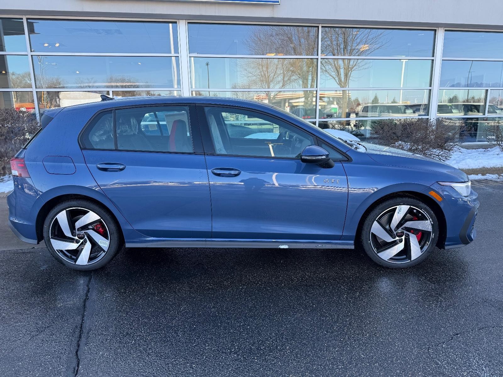 Volkswagen Golf GTI Vehicle Image 02