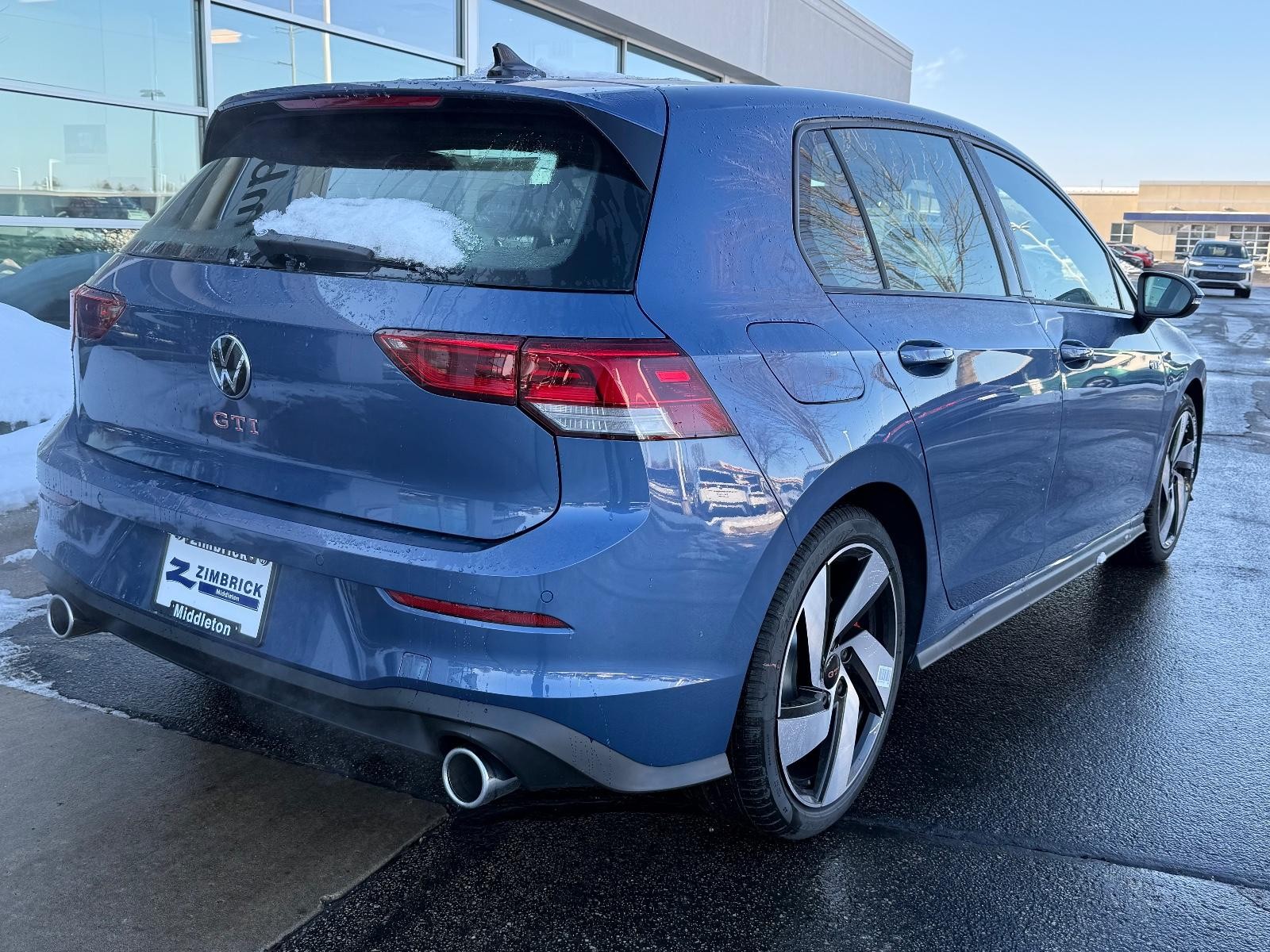 Volkswagen Golf GTI Vehicle Image 03