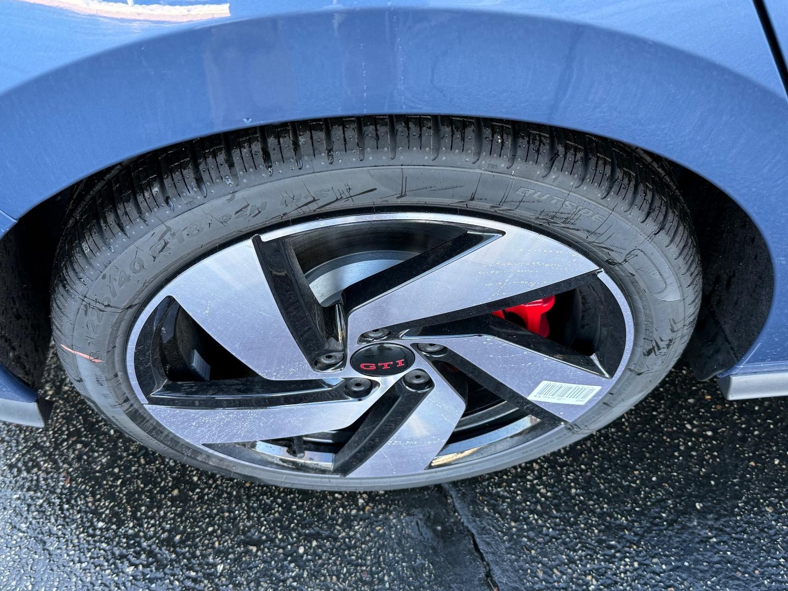 Volkswagen Golf GTI Vehicle Image 04