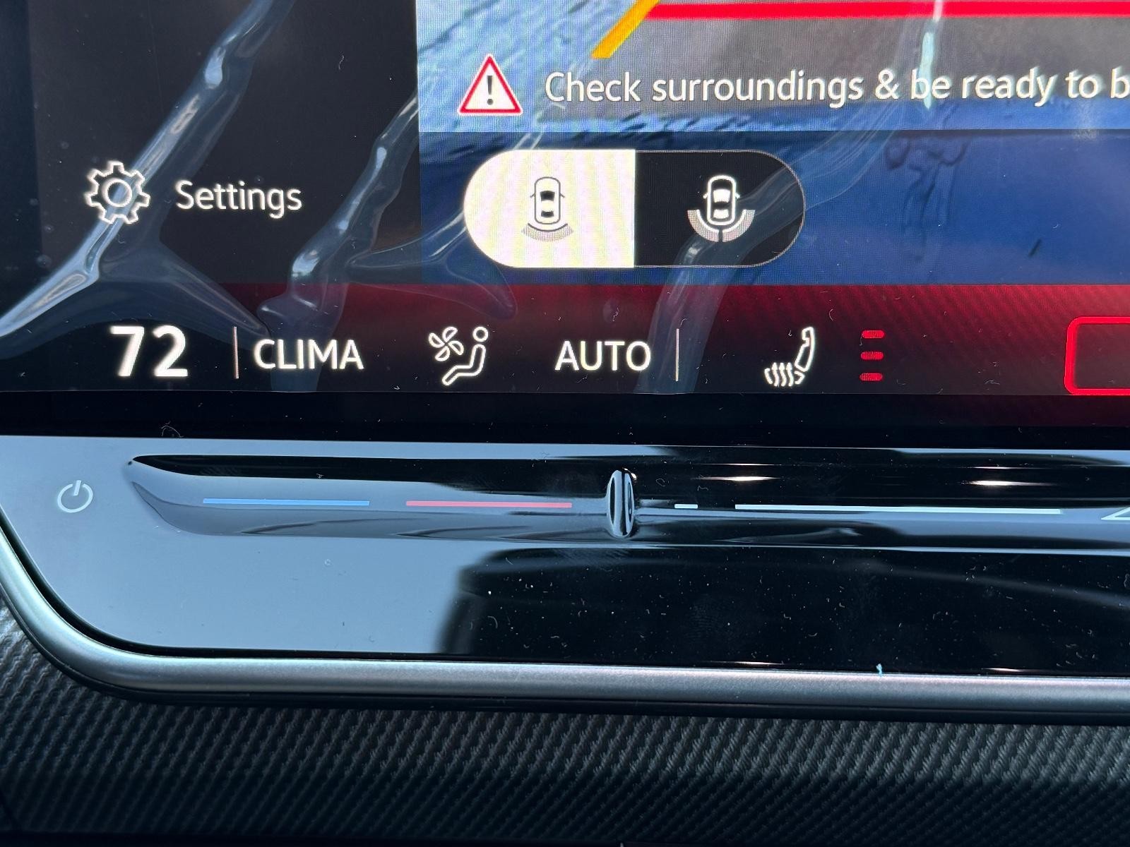 Volkswagen Golf GTI Vehicle Image 14