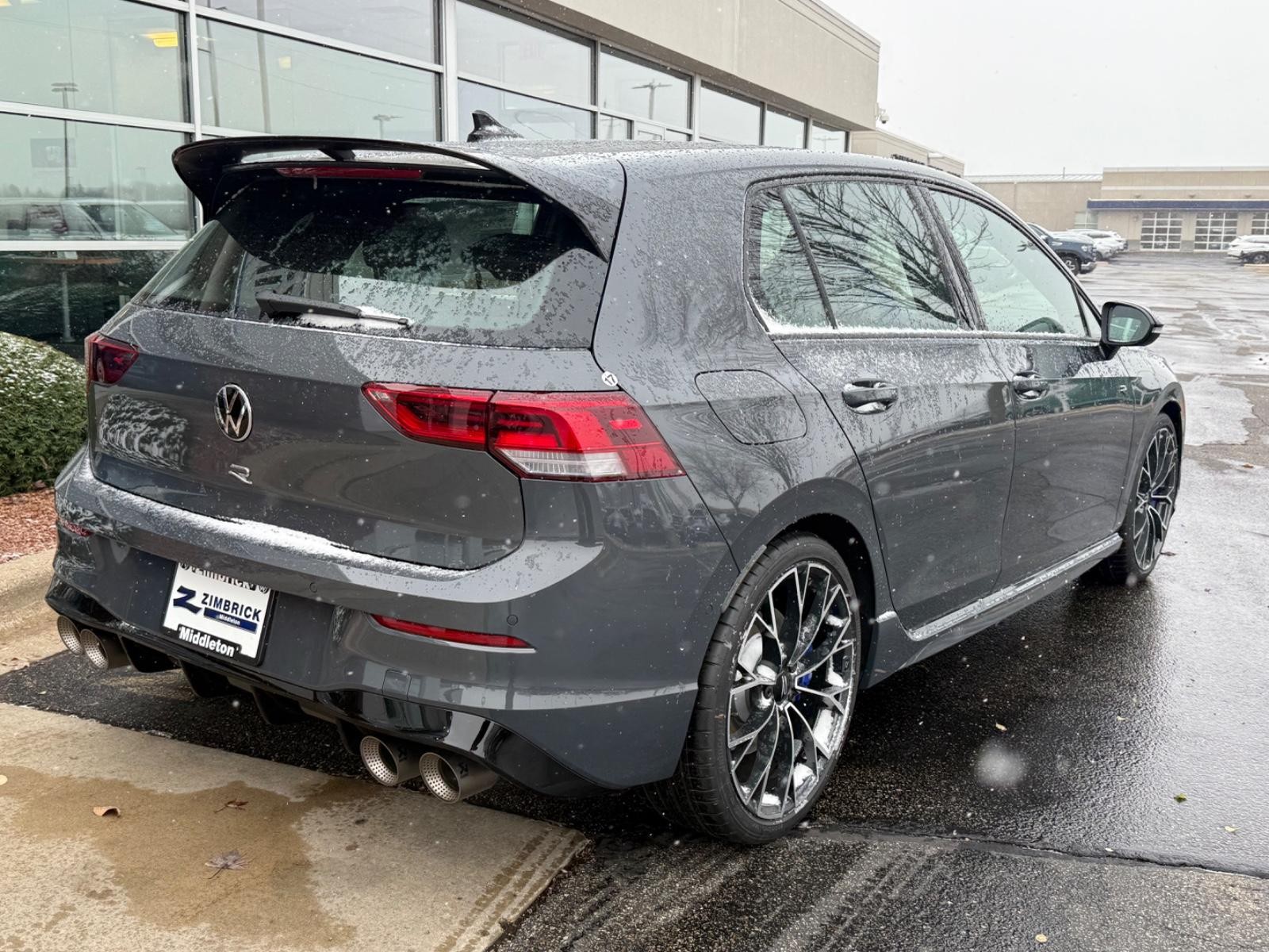 Volkswagen Golf R Vehicle Image 03