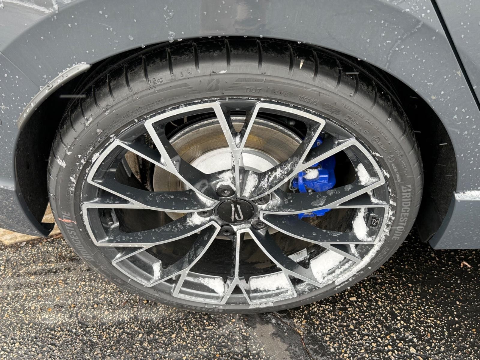 Volkswagen Golf R Vehicle Image 04