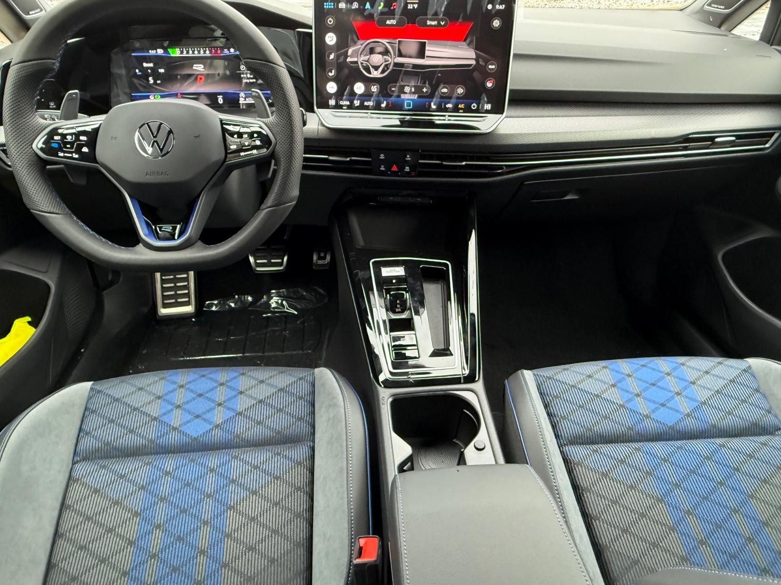 Volkswagen Golf R Vehicle Image 06