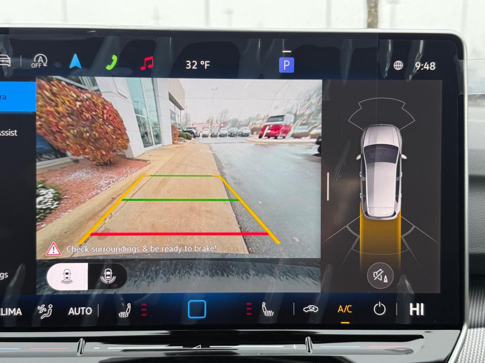 Volkswagen Golf R Vehicle Image 13