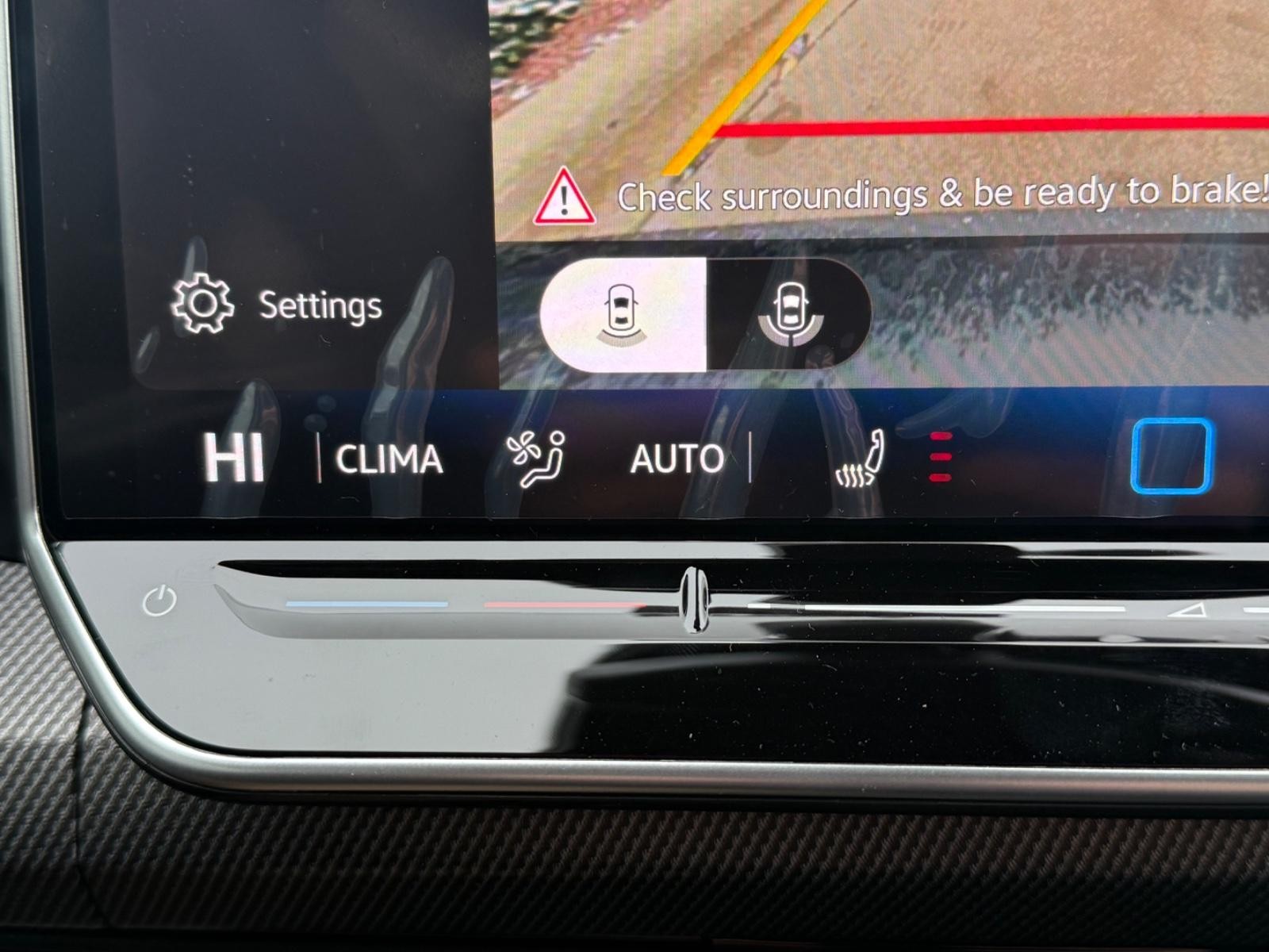 Volkswagen Golf R Vehicle Image 14