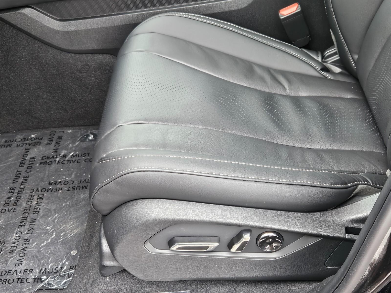 Acura MDX Vehicle Image 17