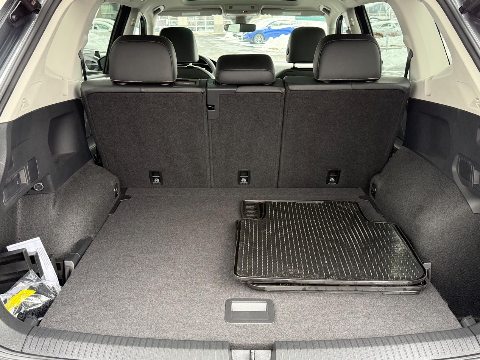 Volkswagen Tiguan Vehicle Image 05