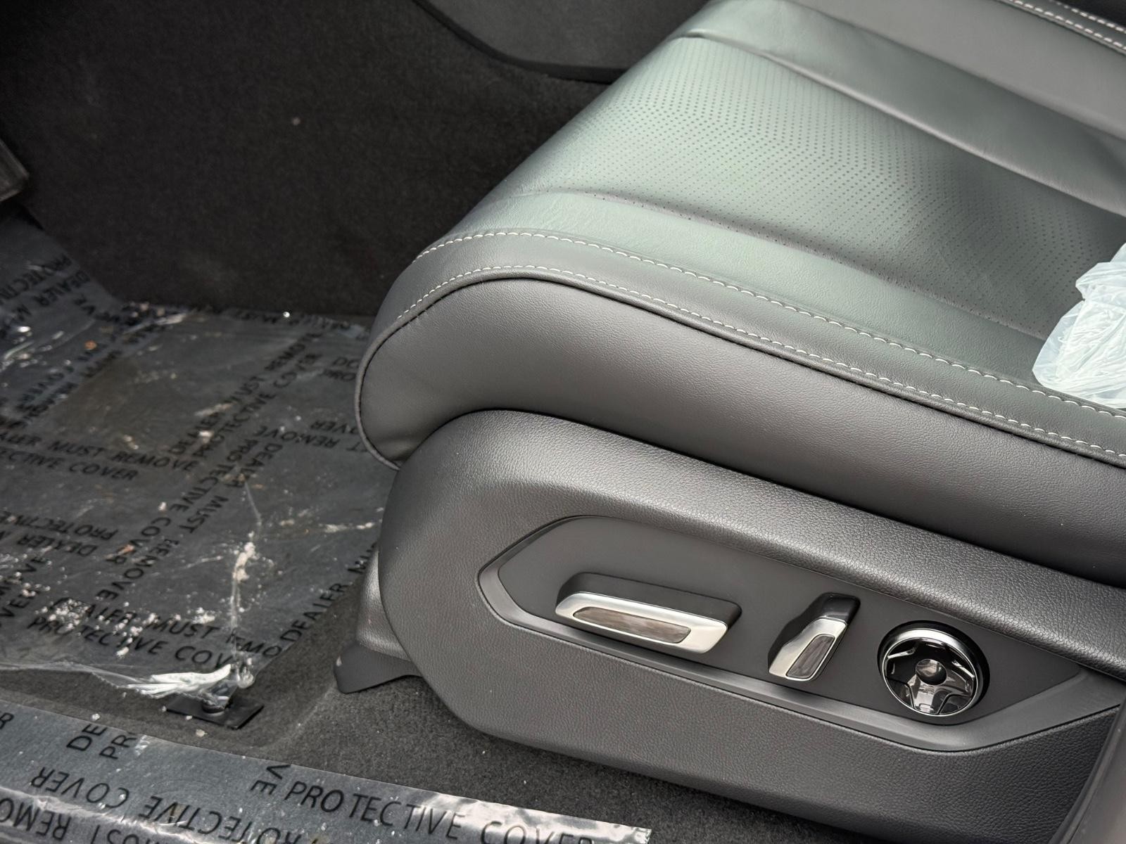 Acura MDX Vehicle Image 17