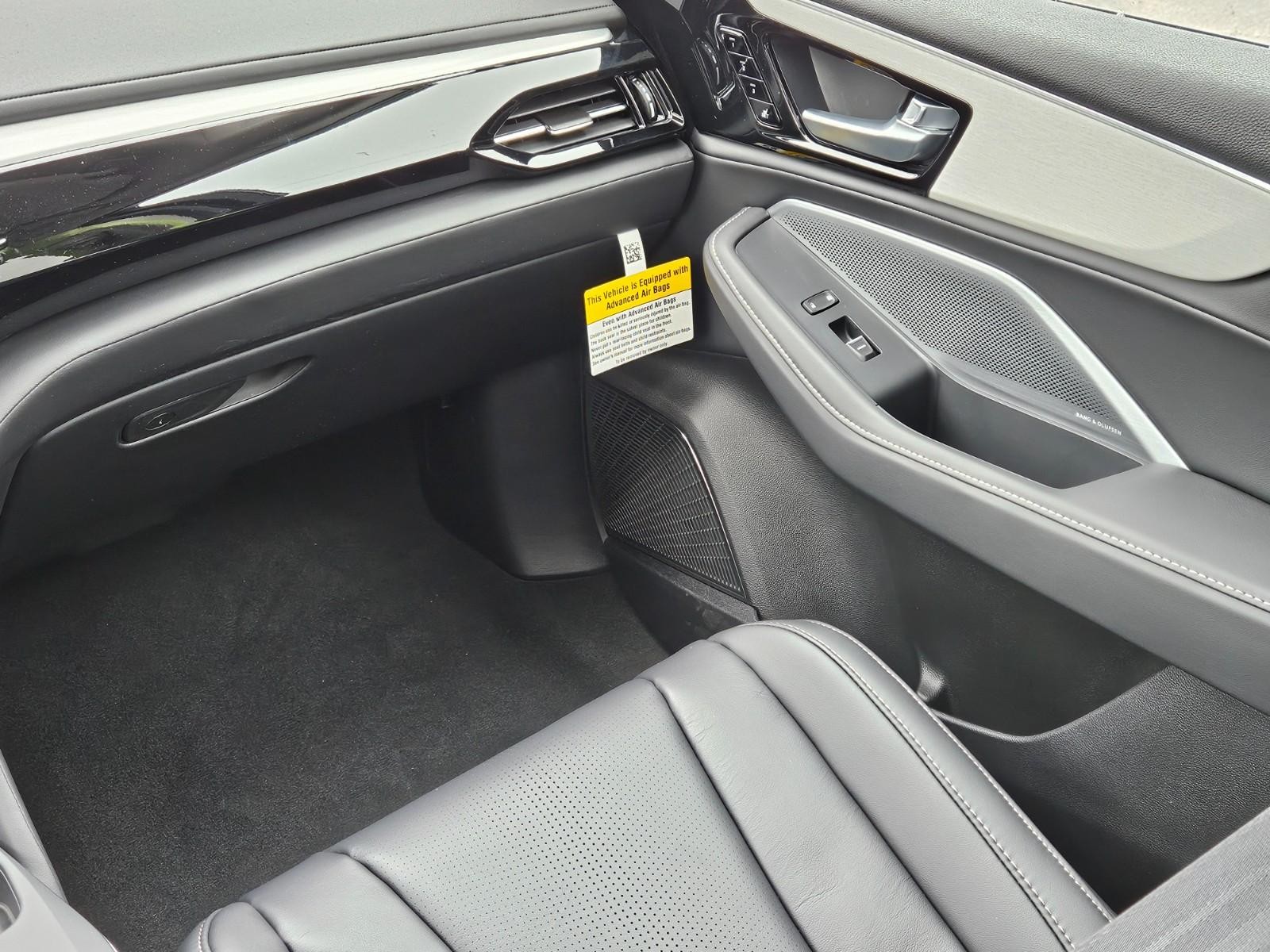 Acura MDX Vehicle Image 10