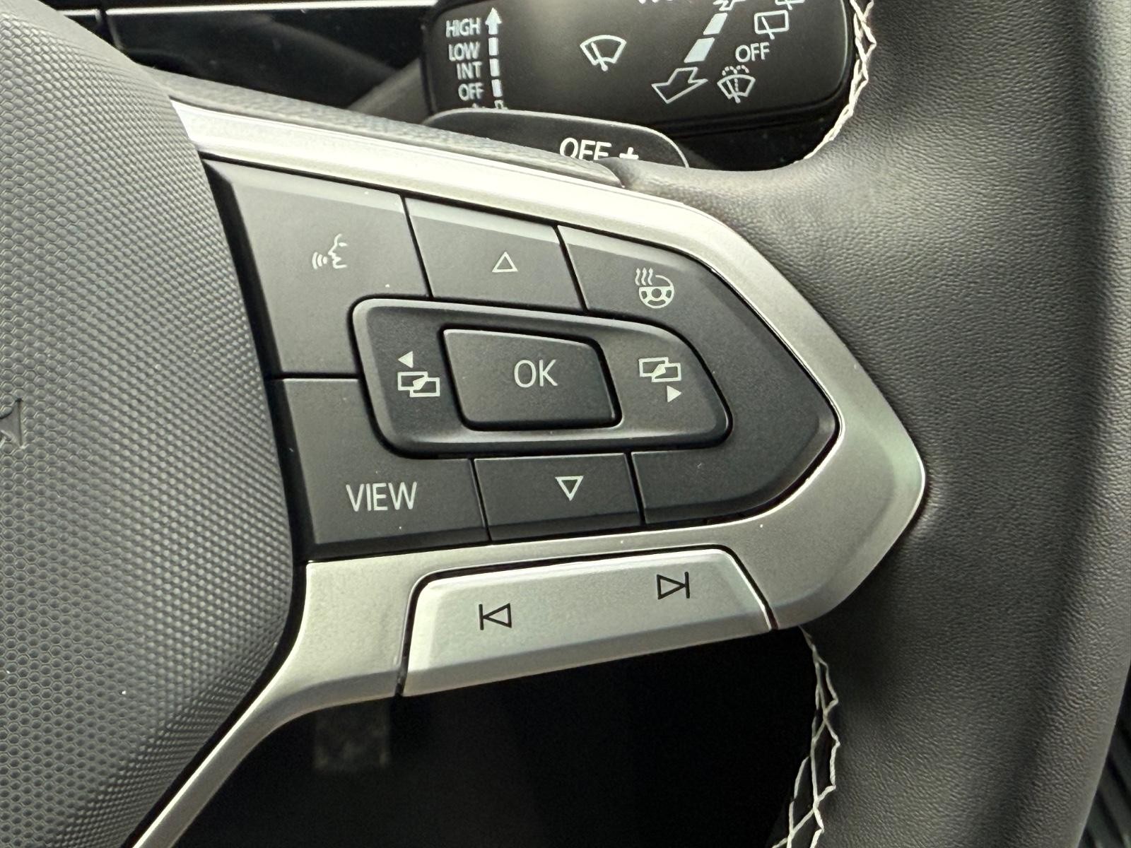 Volkswagen Atlas Cross Sport Vehicle Image 12