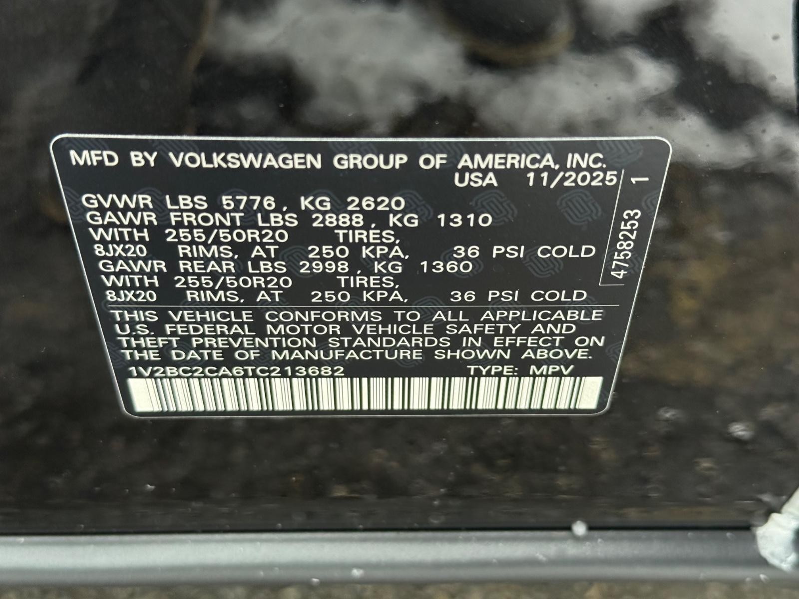 Volkswagen Atlas Cross Sport Vehicle Image 17