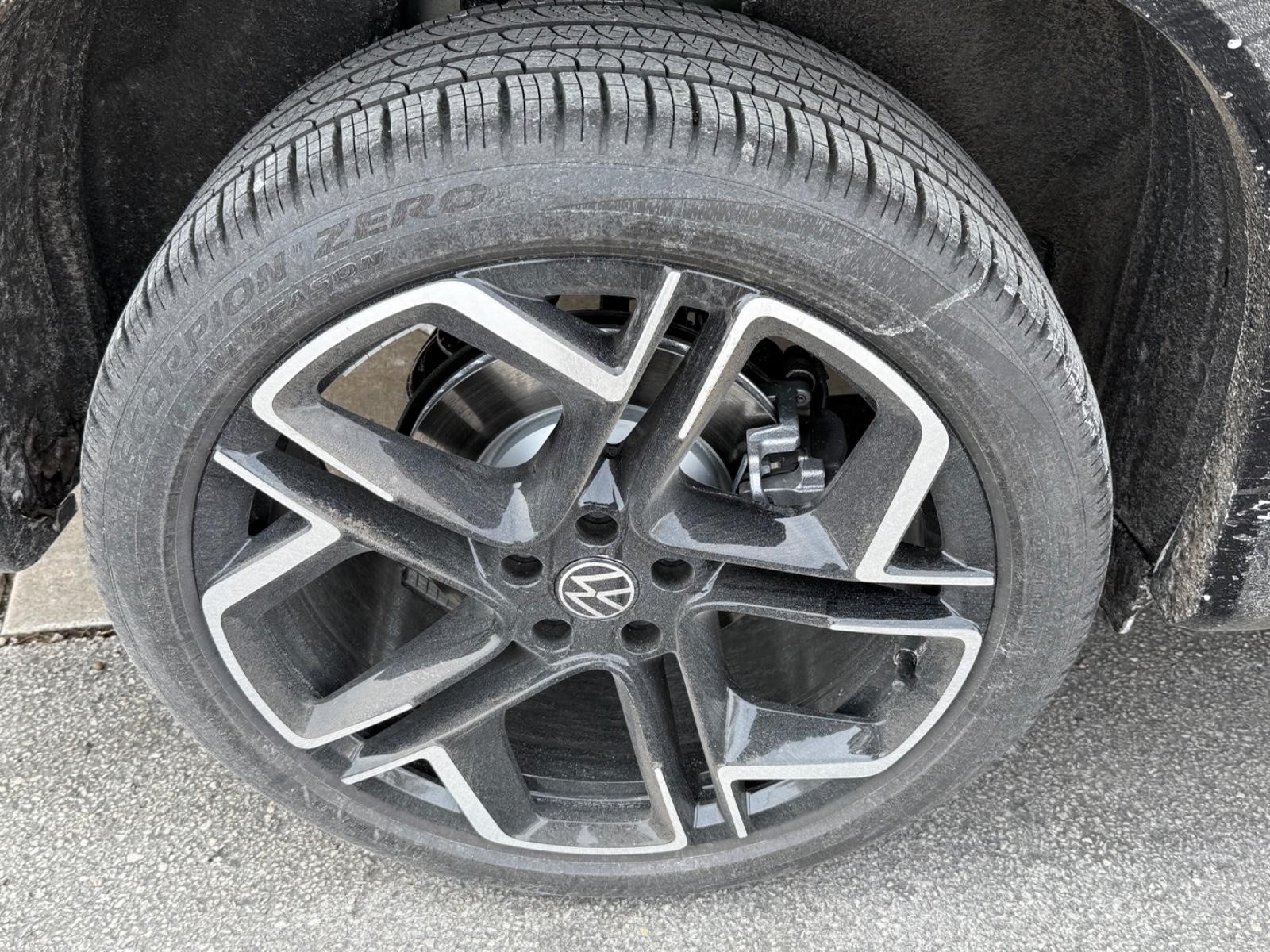 Volkswagen Tiguan Vehicle Image 04