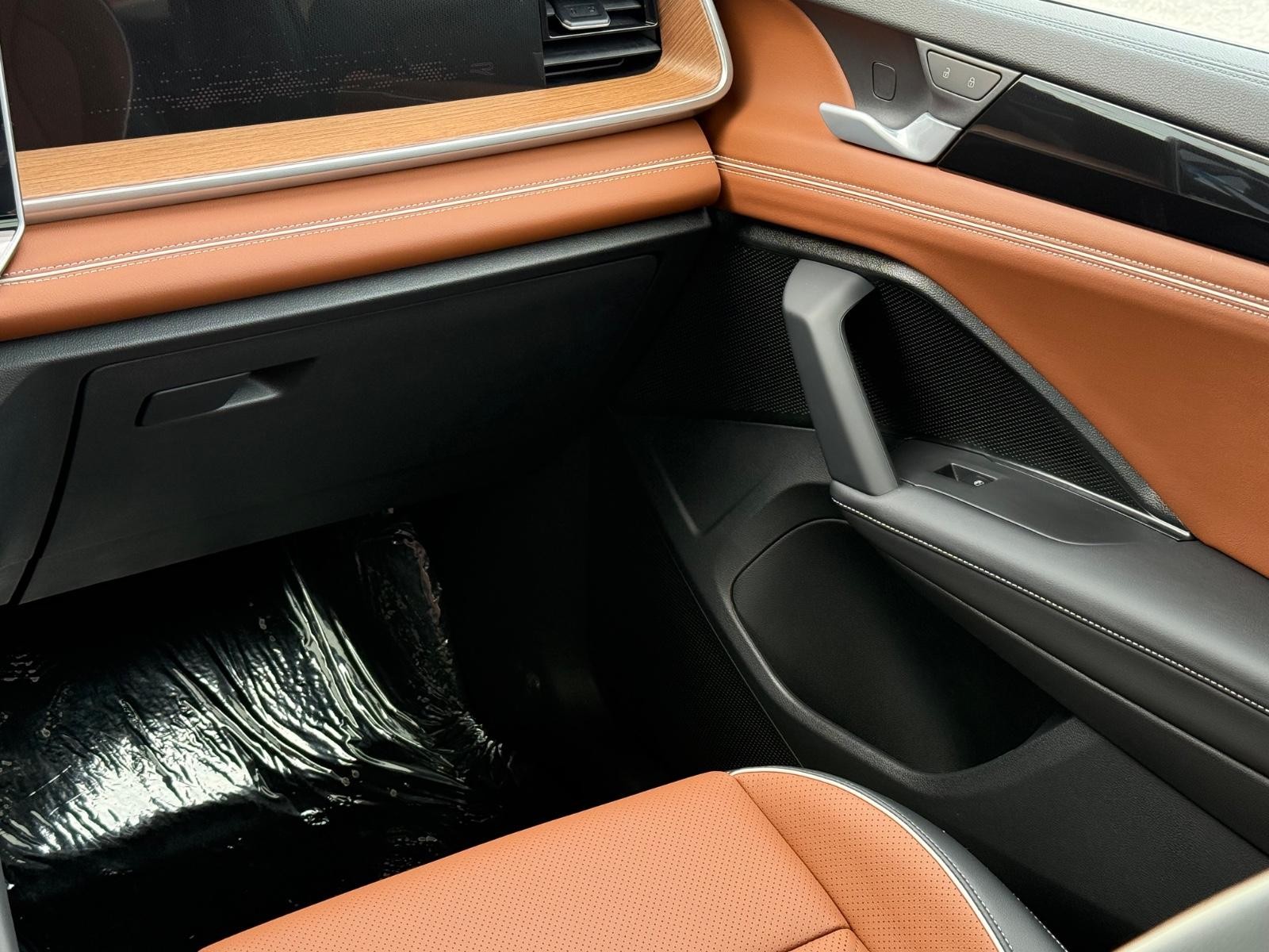 Volkswagen Tiguan Vehicle Image 09