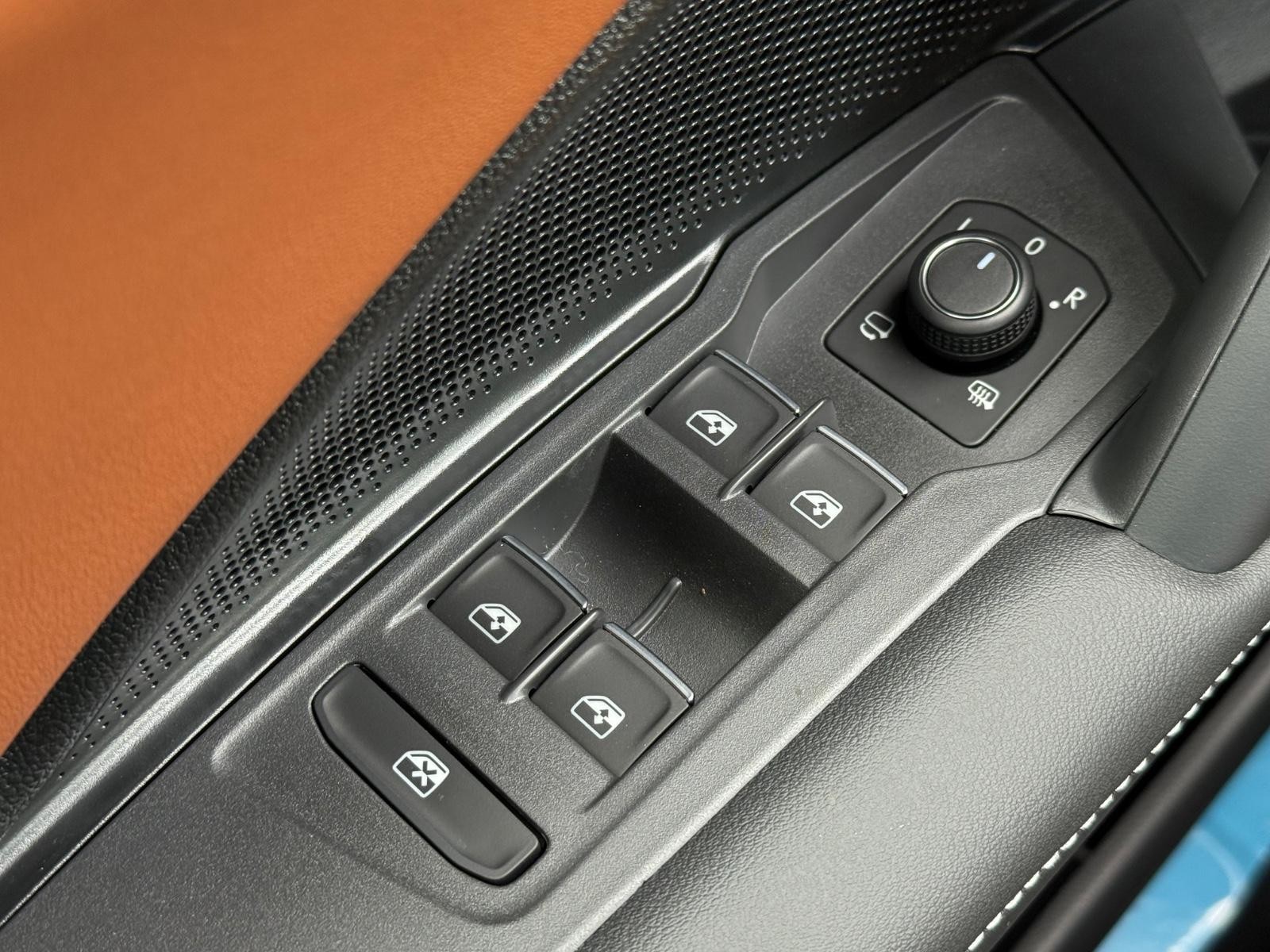 Volkswagen Tiguan Vehicle Image 16