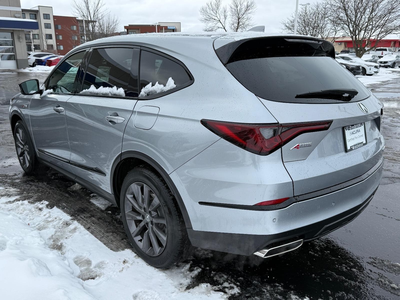 Acura MDX Vehicle Full-screen Gallery Image 06