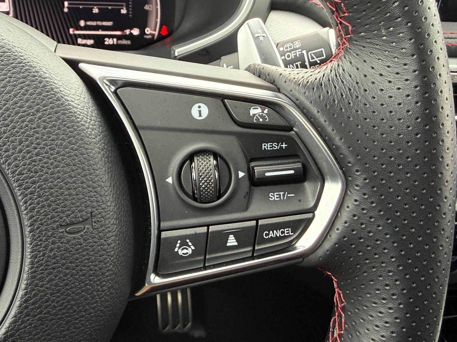 Acura MDX Vehicle Full-screen Gallery Image 17