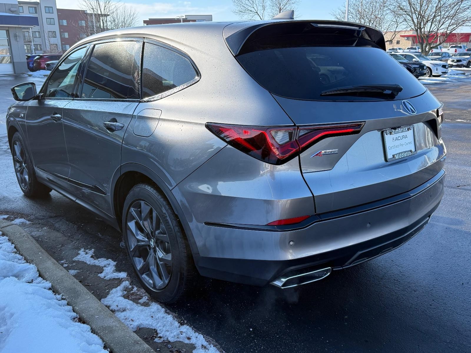 Acura MDX Vehicle Full-screen Gallery Image 06