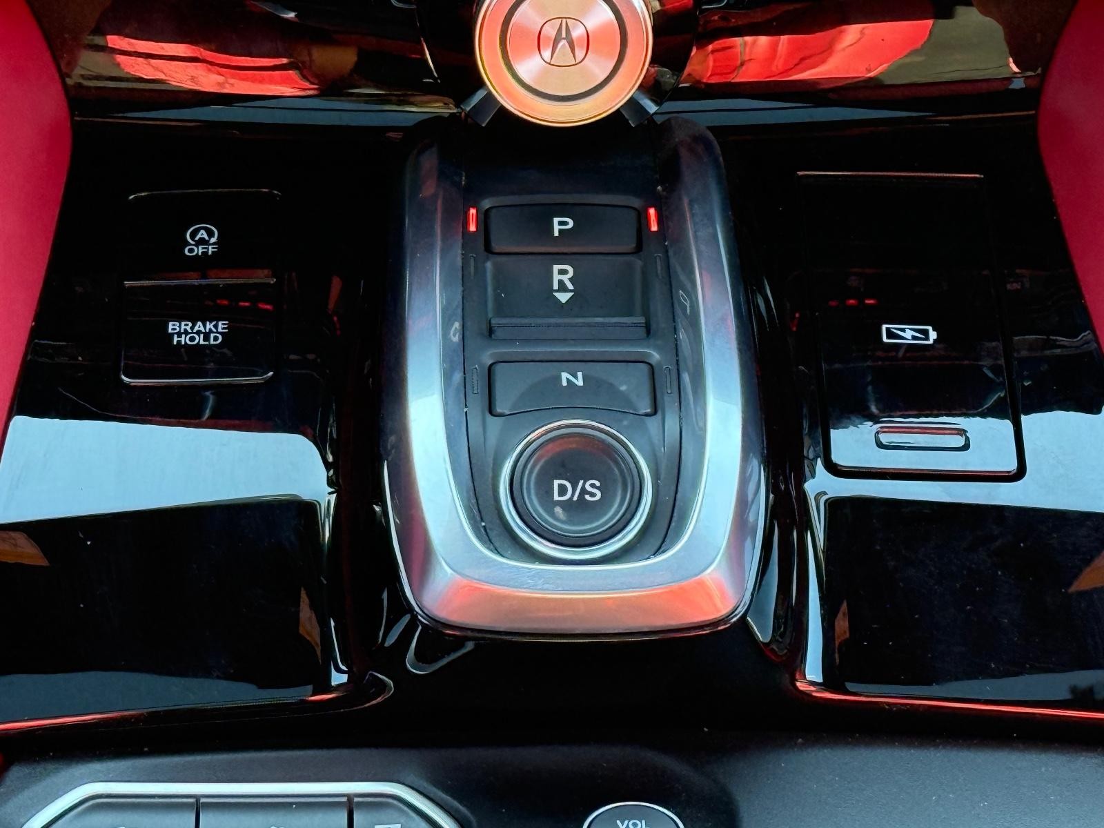 Acura MDX Vehicle Full-screen Gallery Image 13