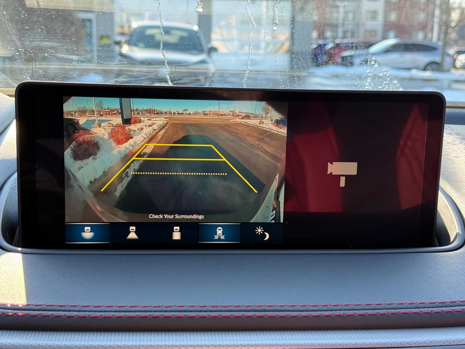 Acura MDX Vehicle Full-screen Gallery Image 20