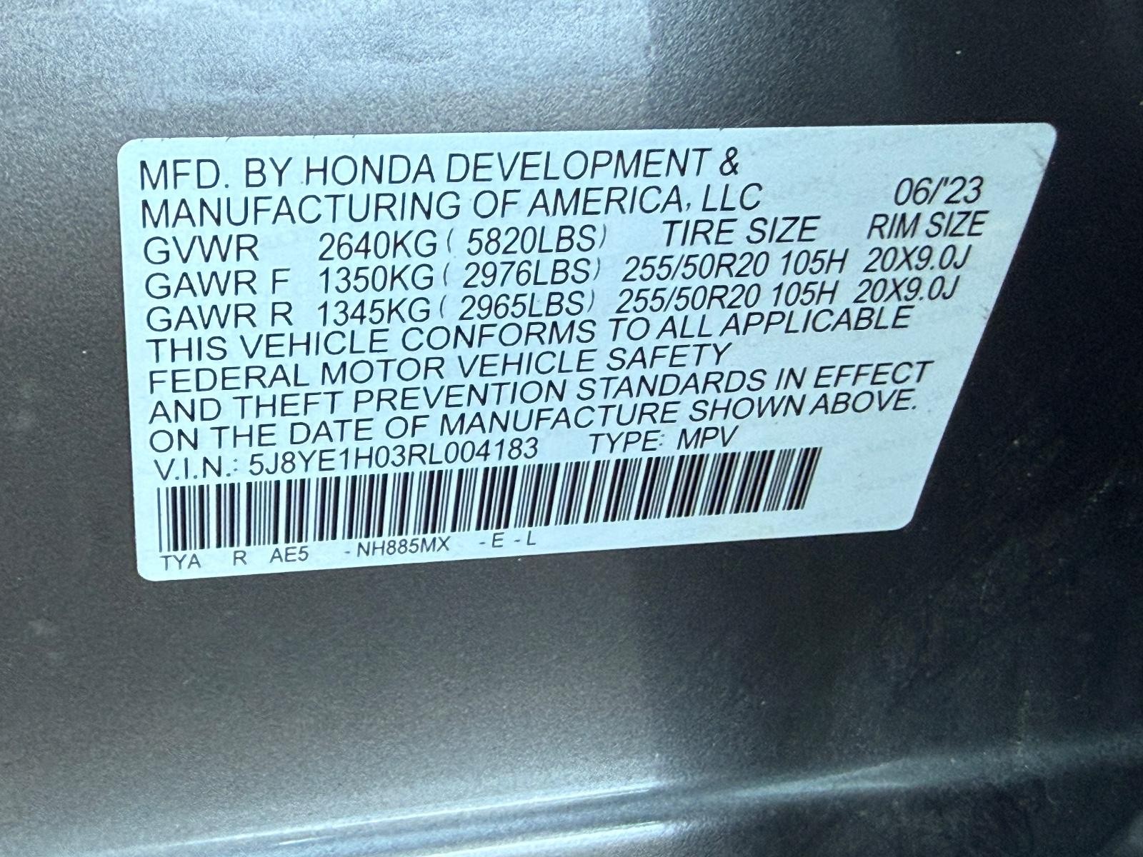 Acura MDX Vehicle Full-screen Gallery Image 24