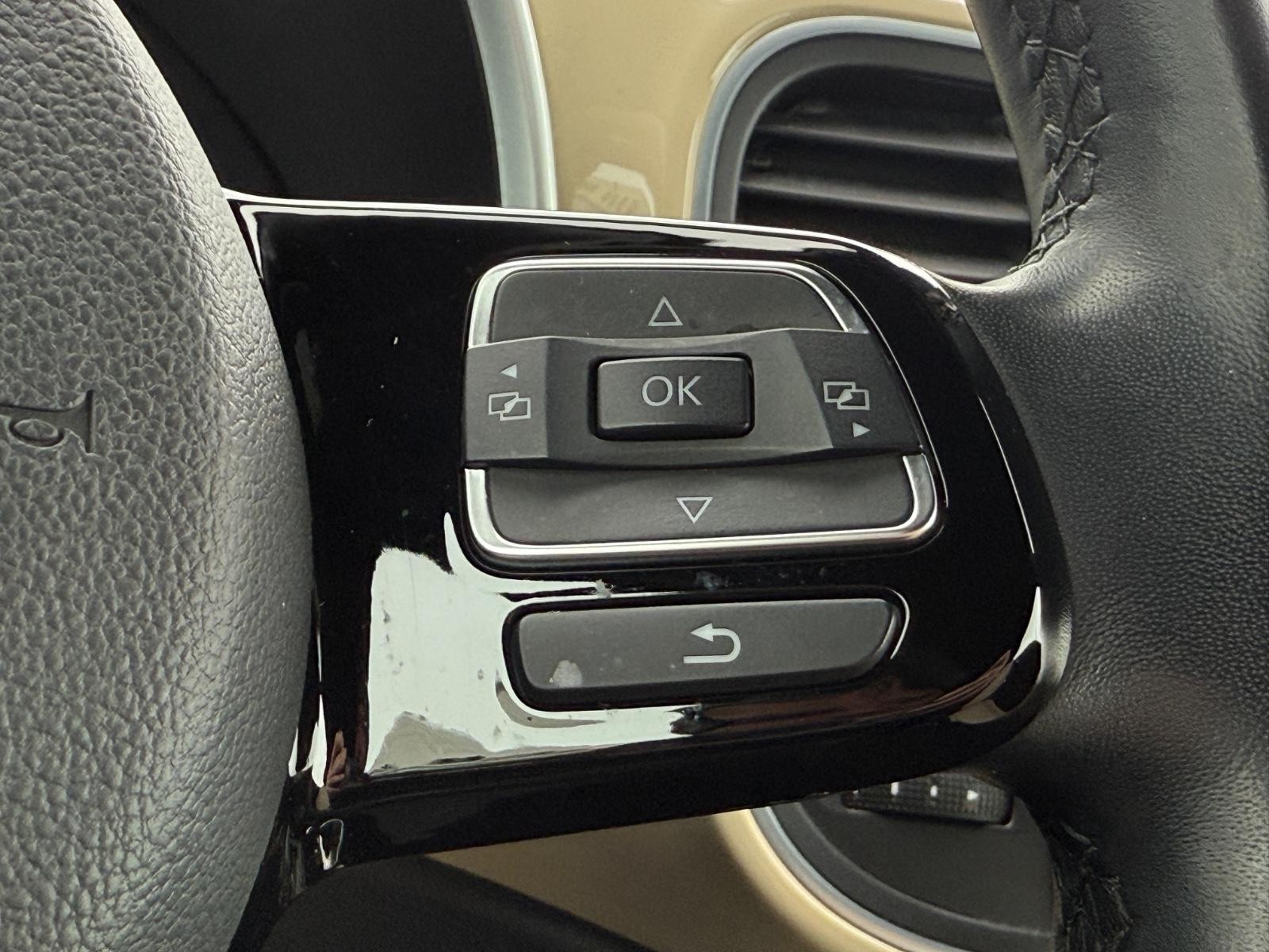 Volkswagen Beetle Convertible Vehicle Image 14