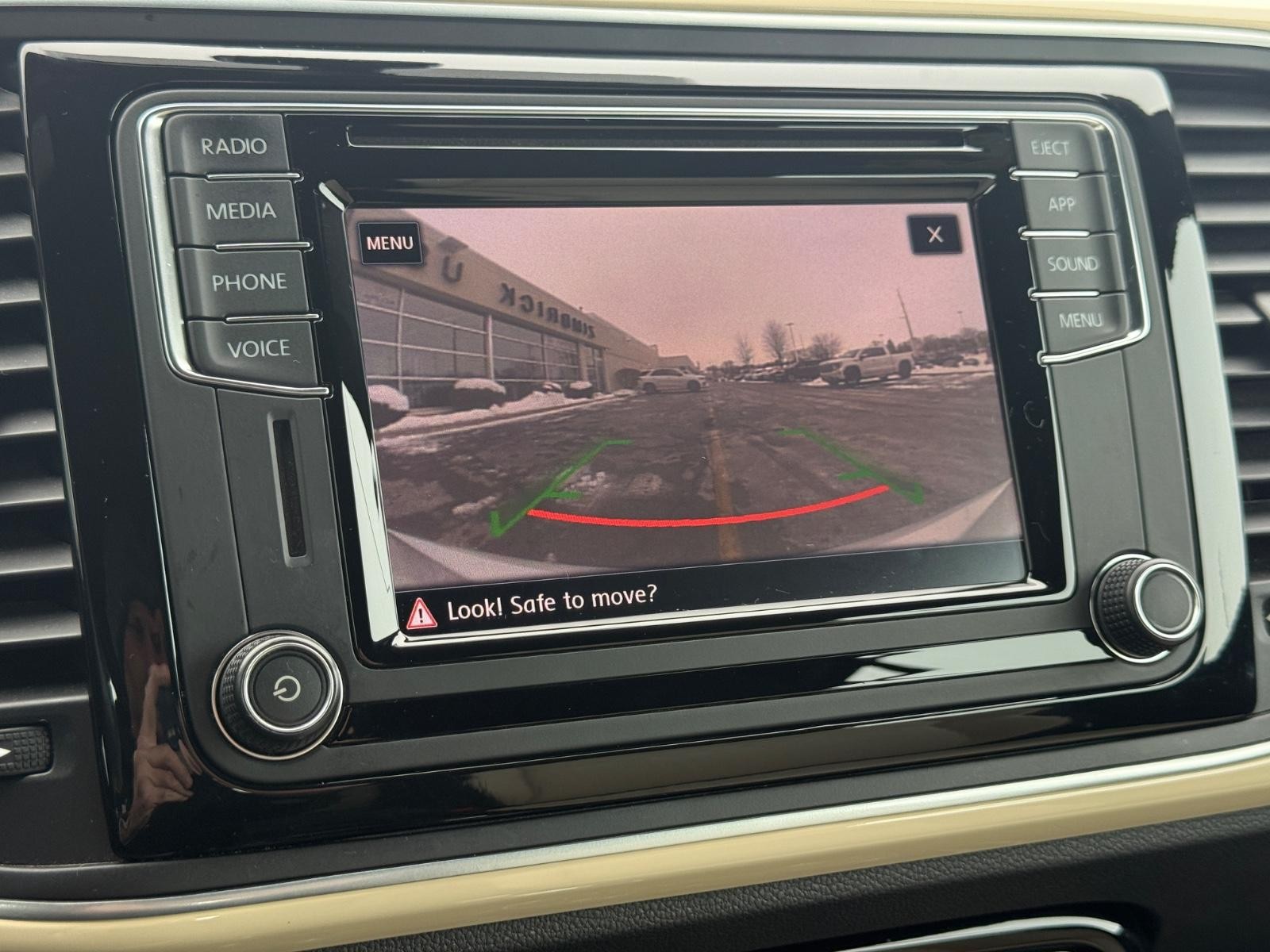 Volkswagen Beetle Convertible Vehicle Image 16