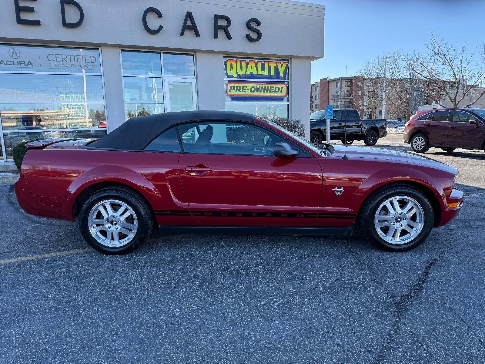 Ford Mustang Vehicle Image 02