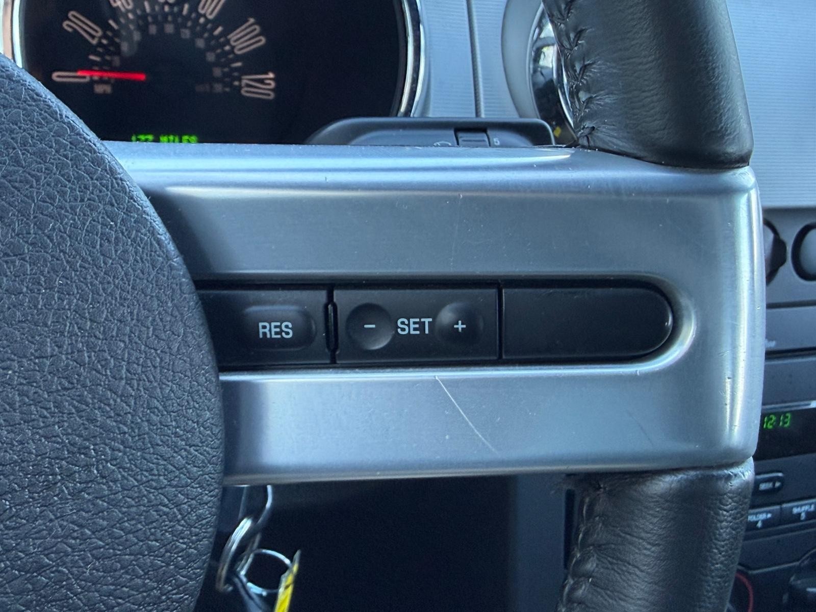 Ford Mustang Vehicle Image 16