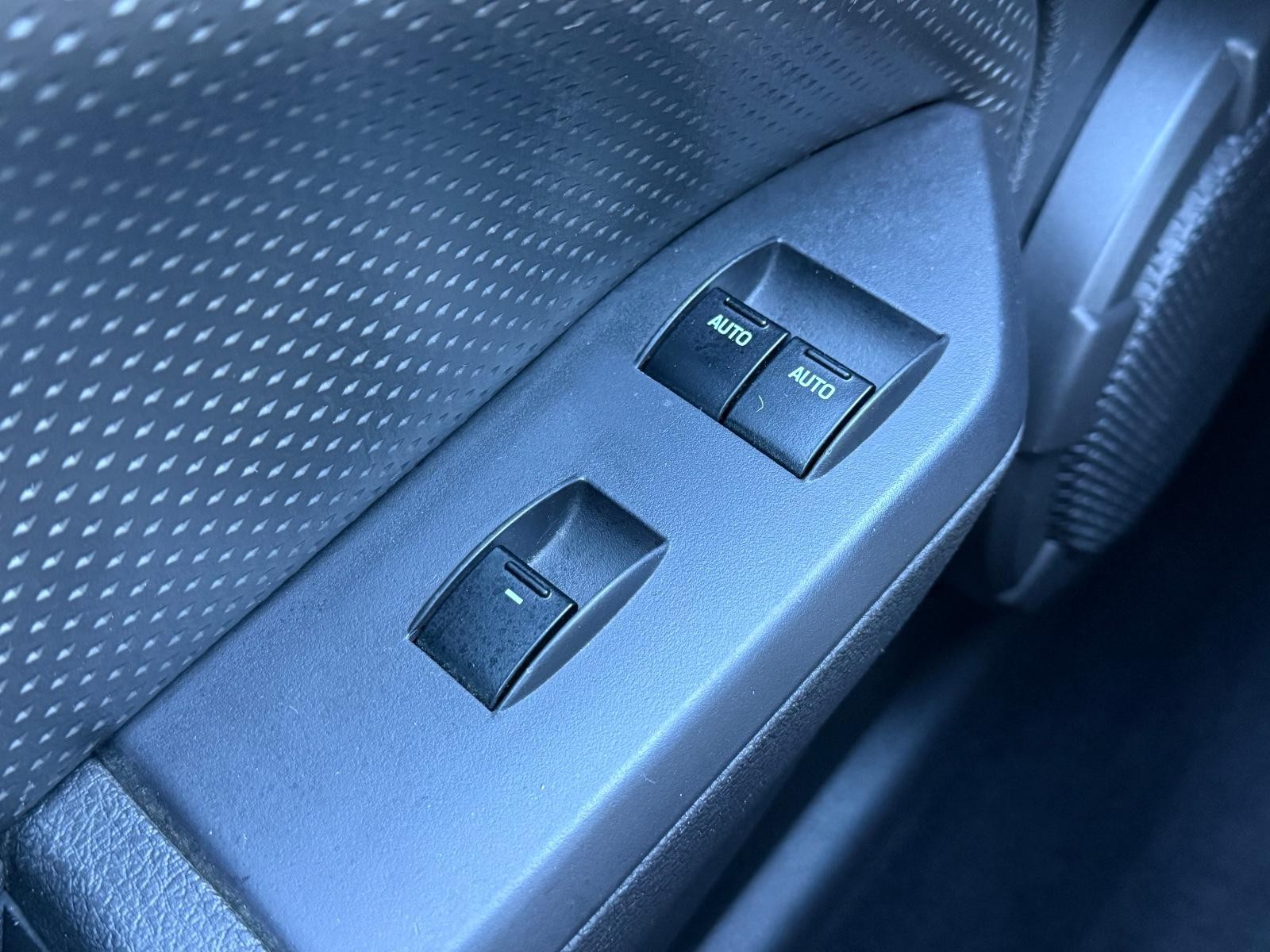 Ford Mustang Vehicle Image 18