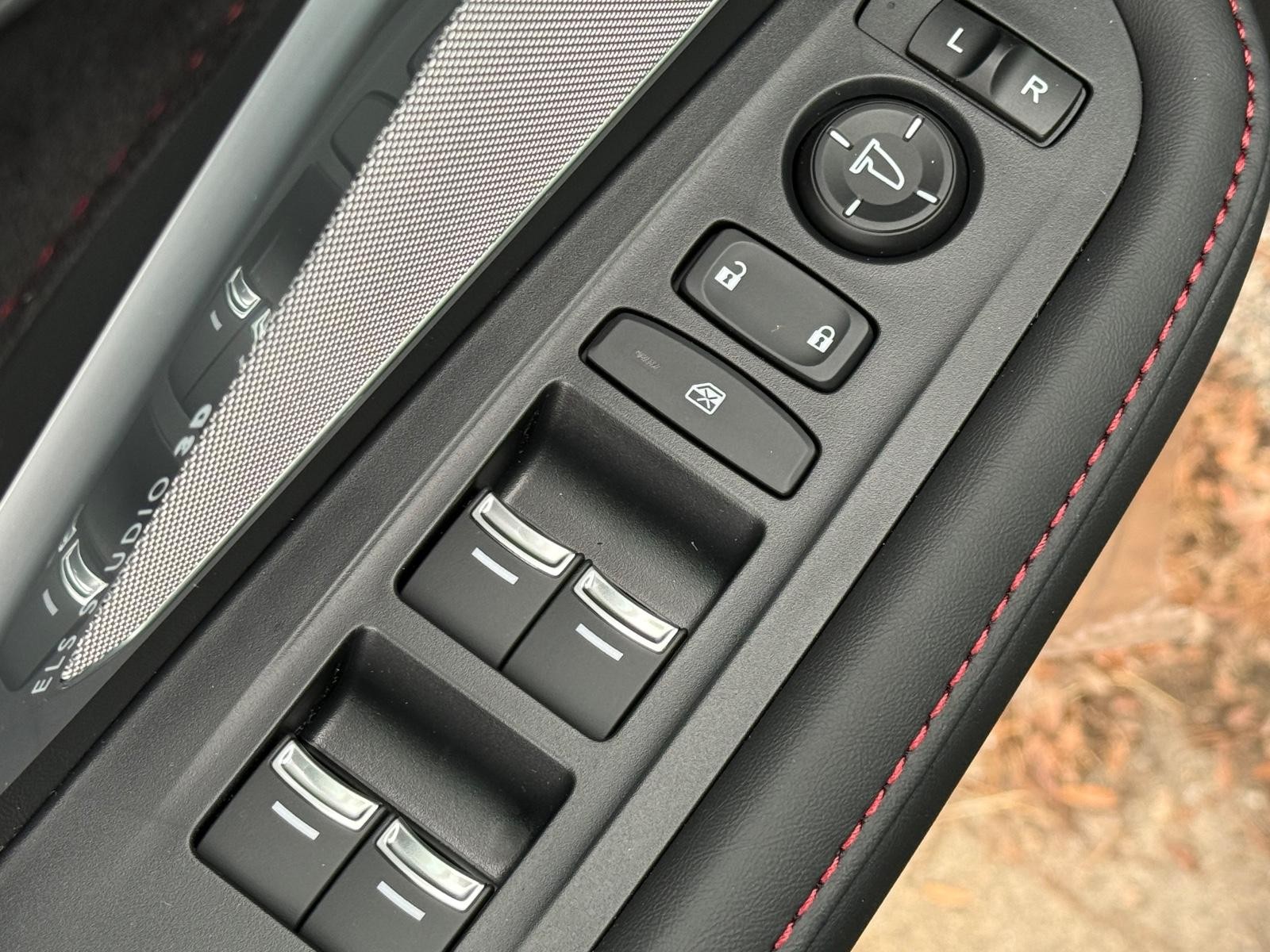 Acura RDX Vehicle Image 15