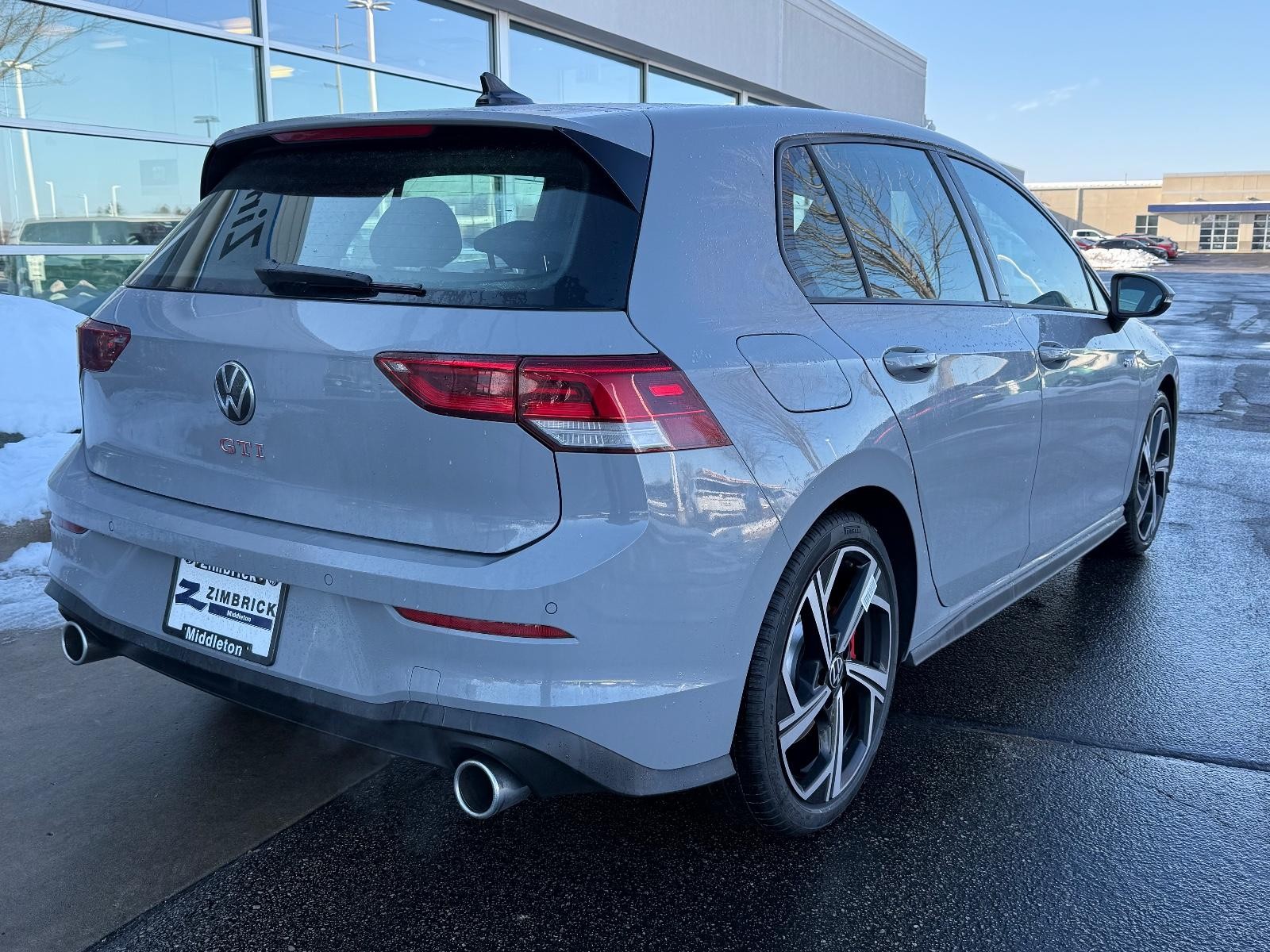 Volkswagen Golf GTI Vehicle Image 03