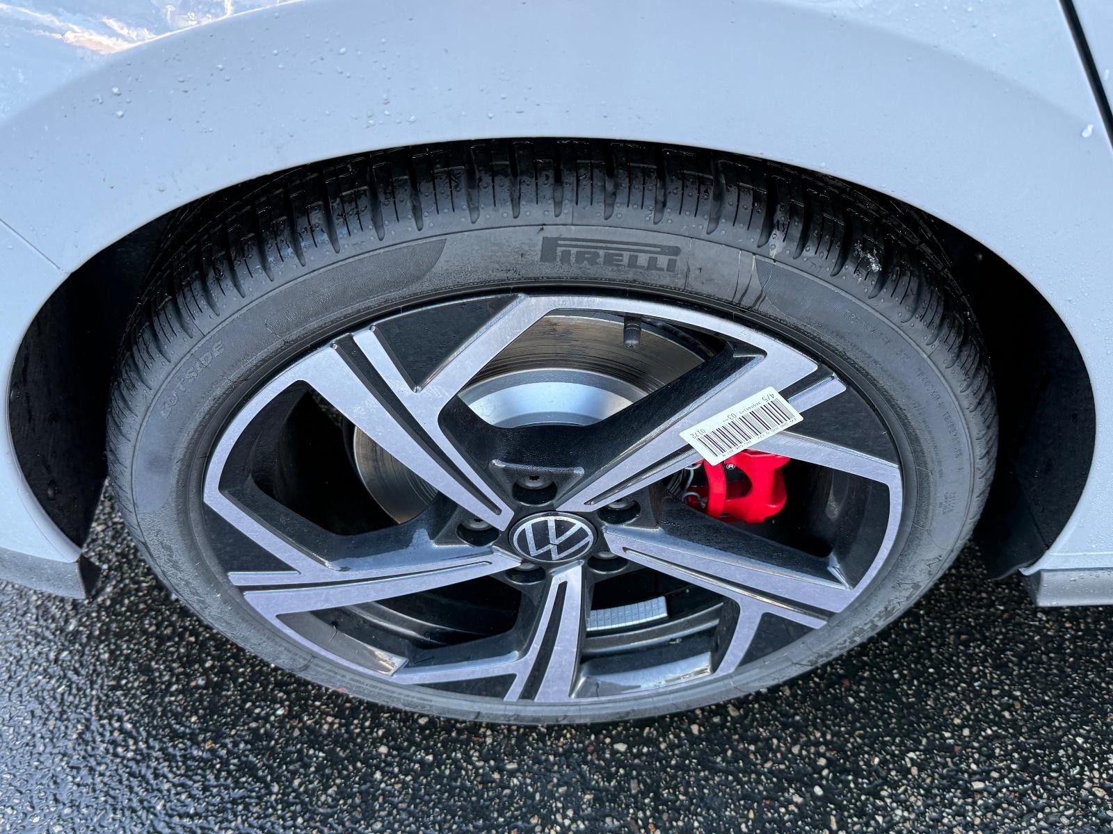 Volkswagen Golf GTI Vehicle Image 04