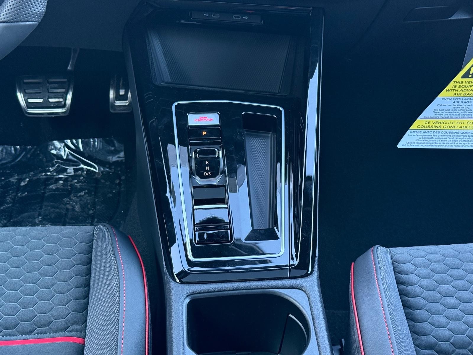 Volkswagen Golf GTI Vehicle Image 08