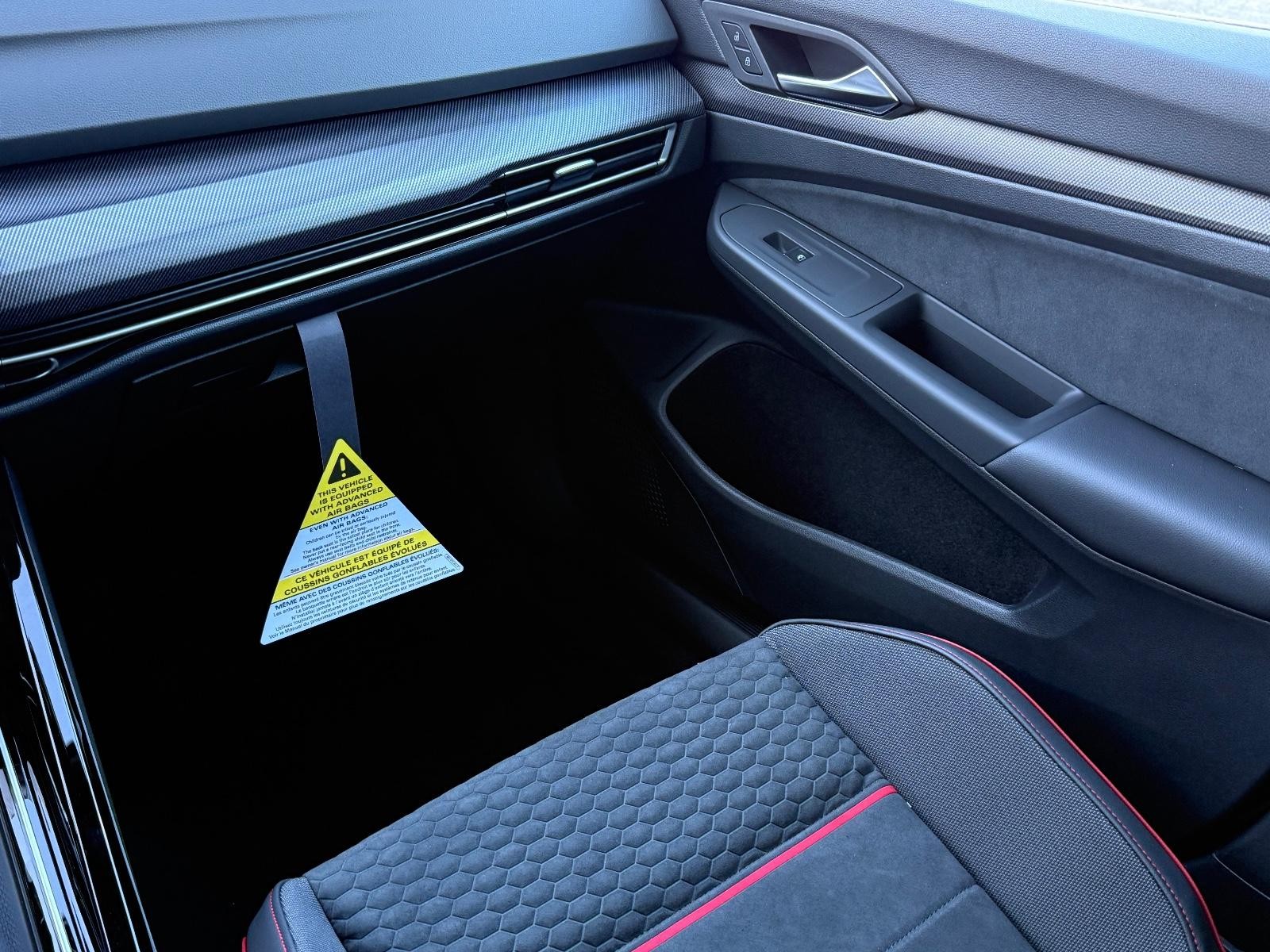 Volkswagen Golf GTI Vehicle Image 10