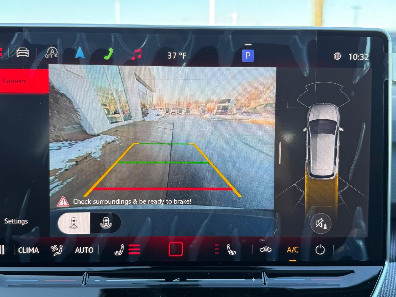 Volkswagen Golf GTI Vehicle Image 13