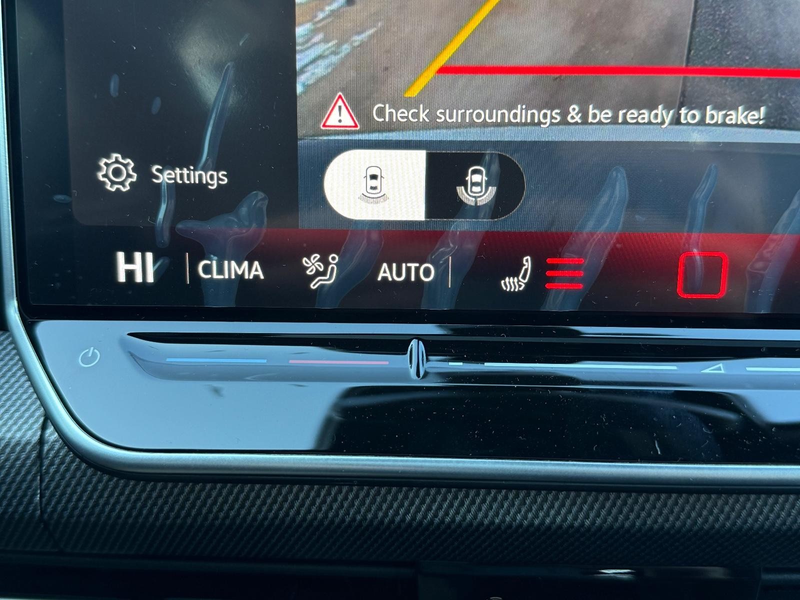 Volkswagen Golf GTI Vehicle Image 14