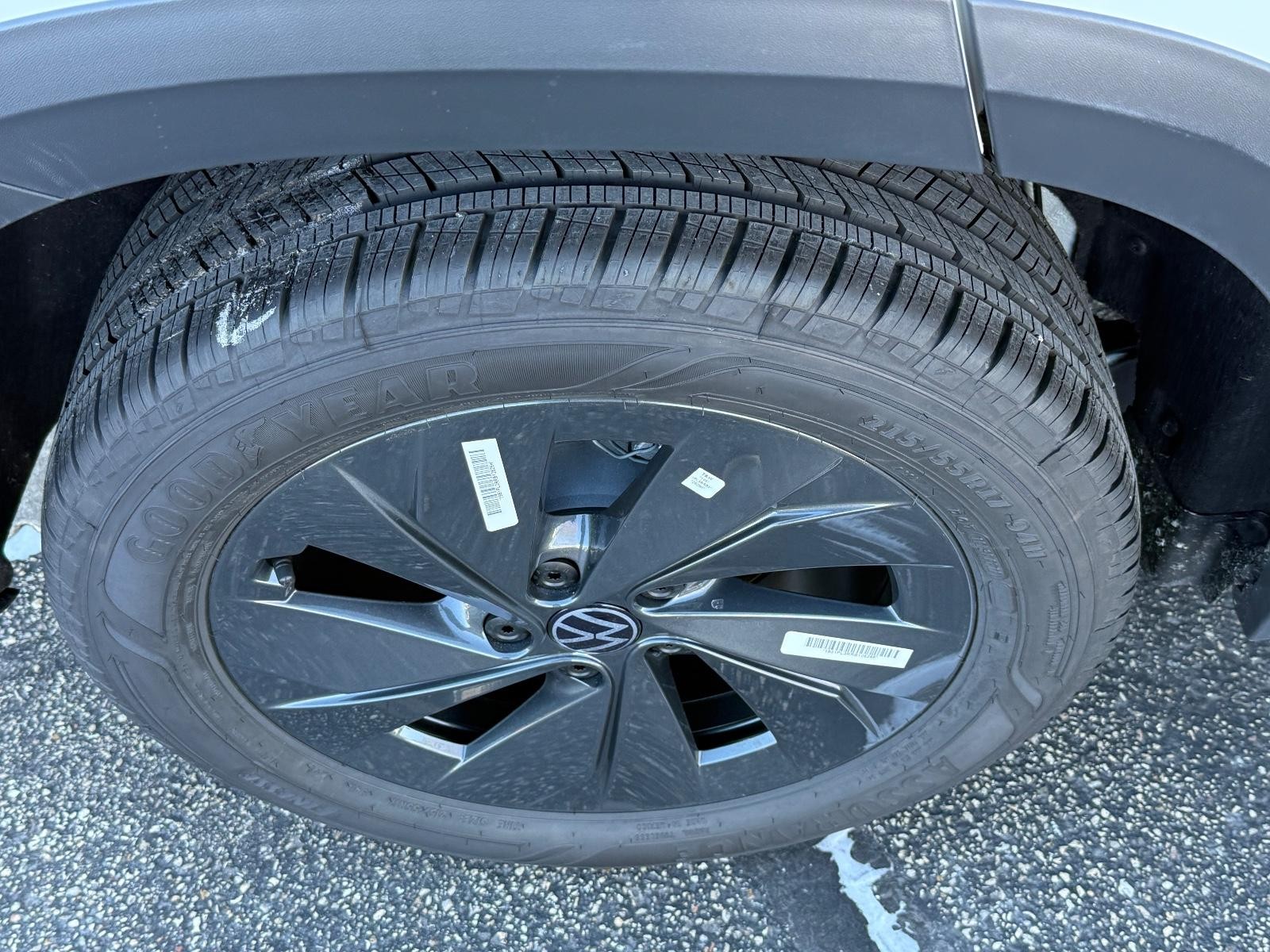 Volkswagen Taos Vehicle Image 04