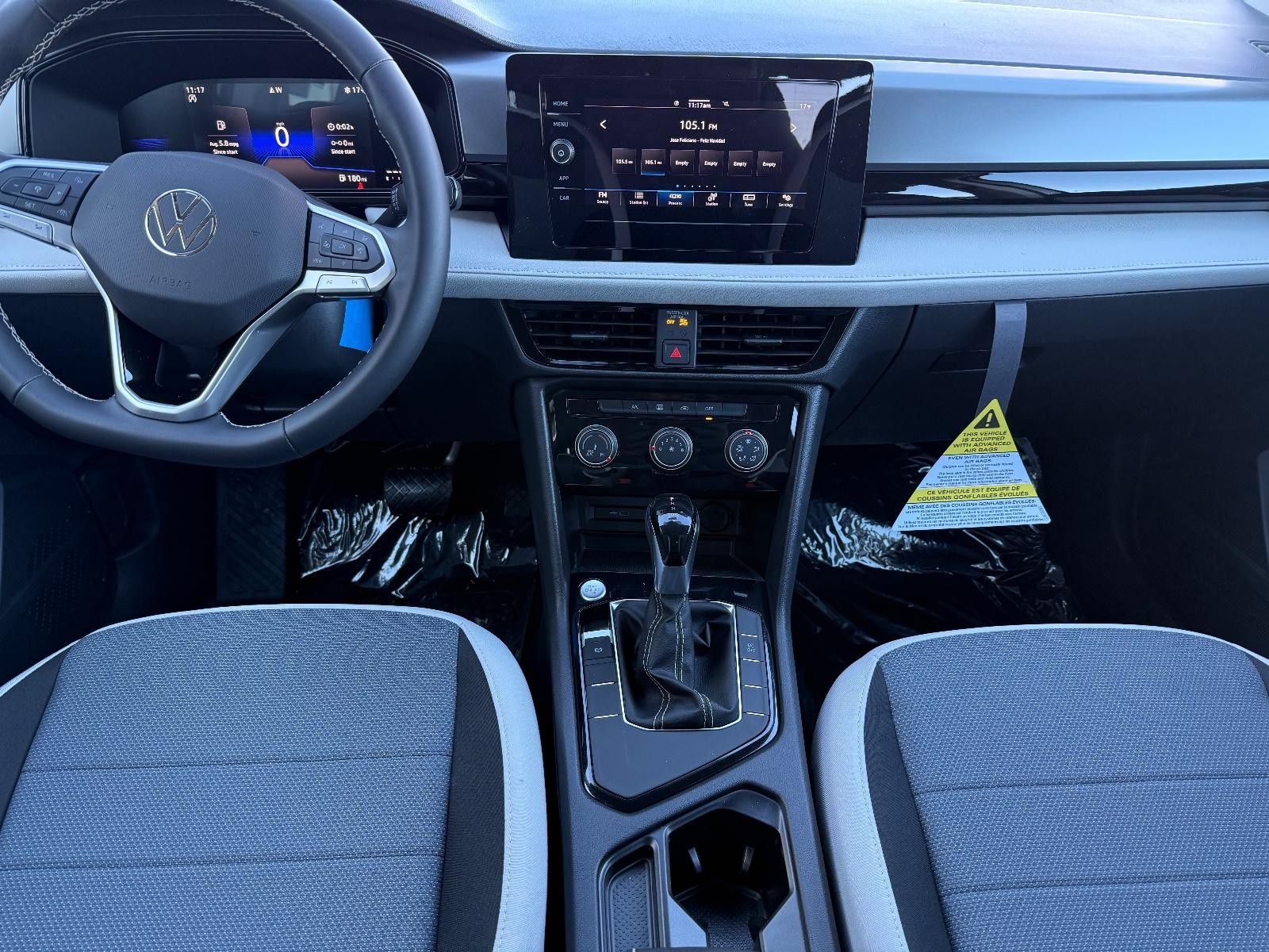 Volkswagen Taos Vehicle Image 06