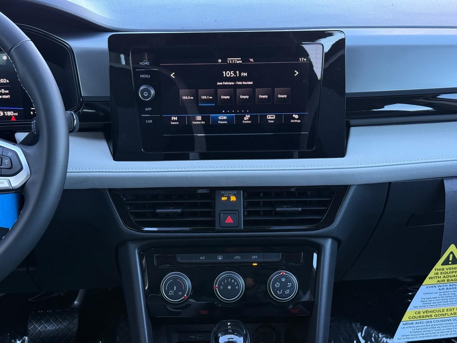 Volkswagen Taos Vehicle Image 07