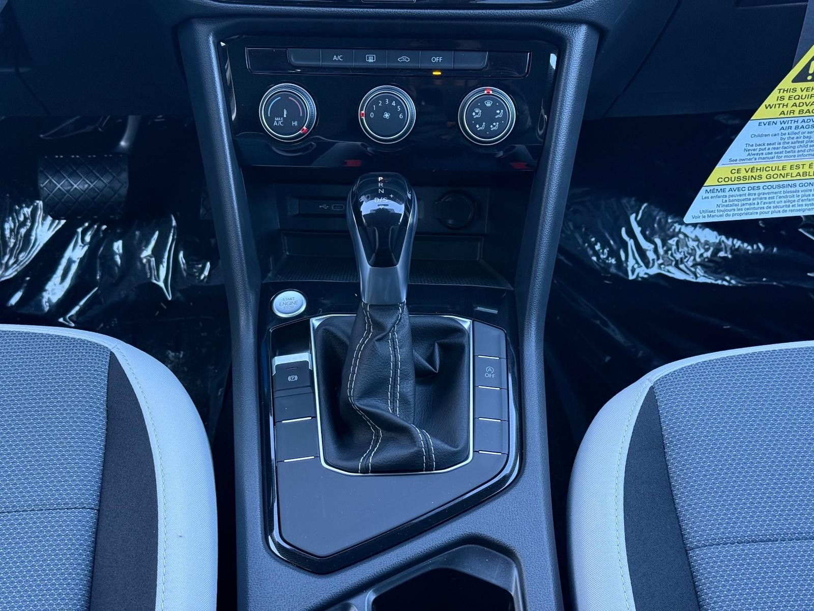 Volkswagen Taos Vehicle Image 08