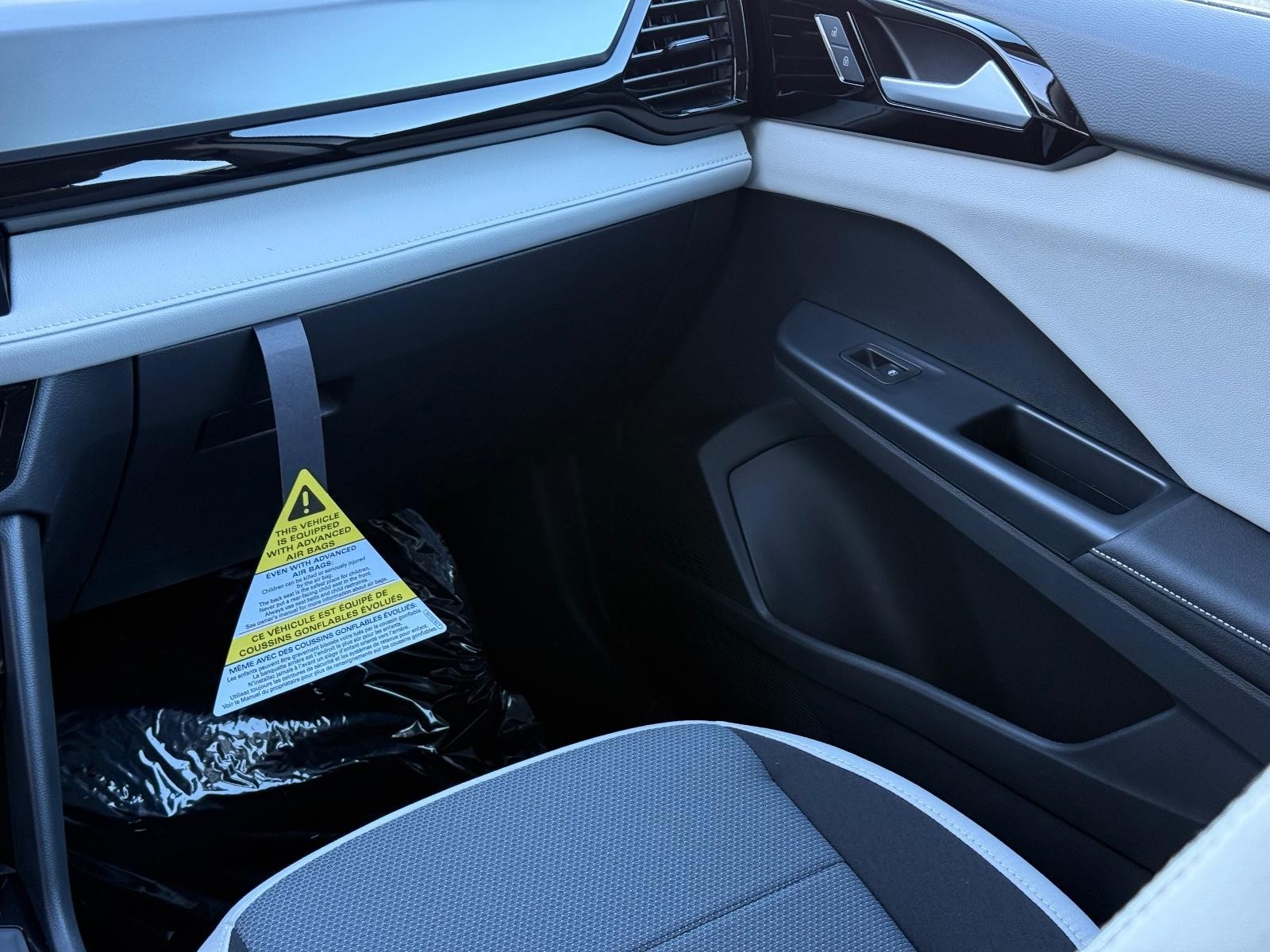 Volkswagen Taos Vehicle Image 10