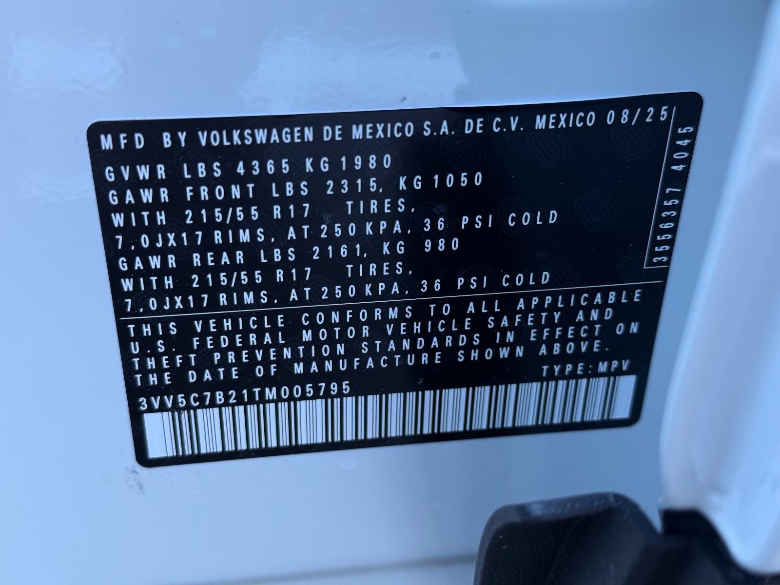 Volkswagen Taos Vehicle Image 16