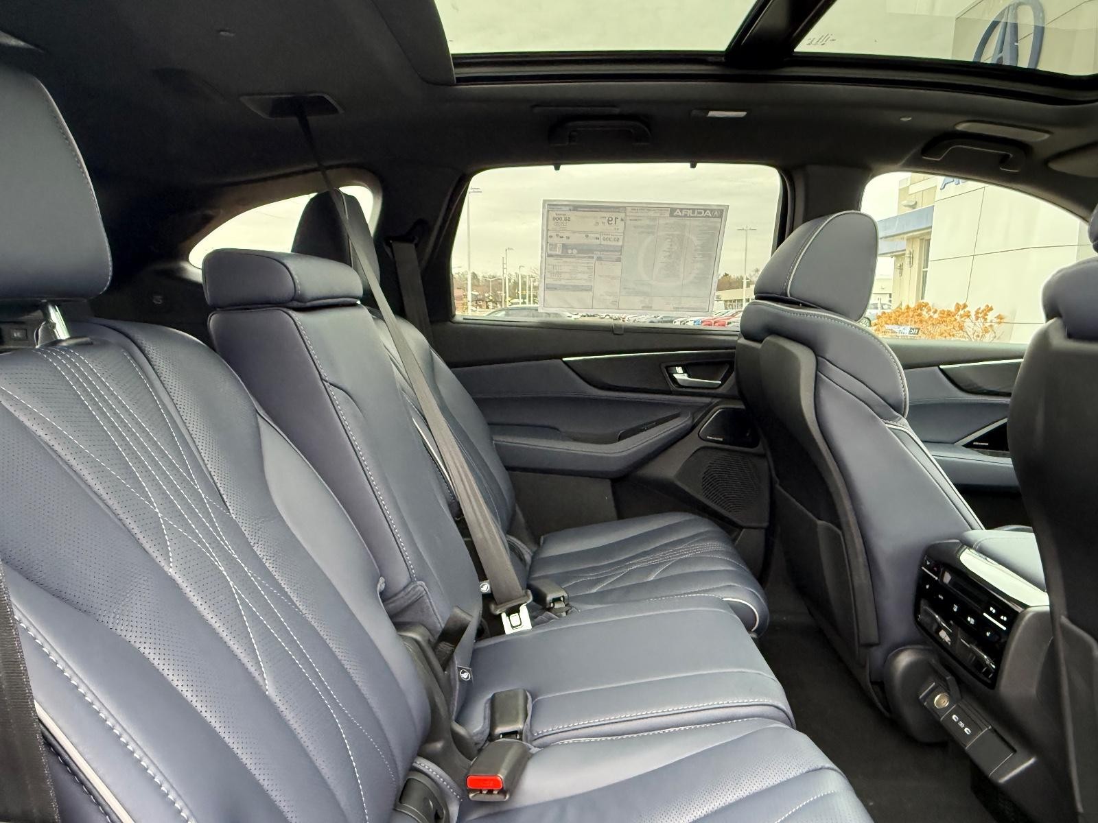 Acura MDX Vehicle Image 05