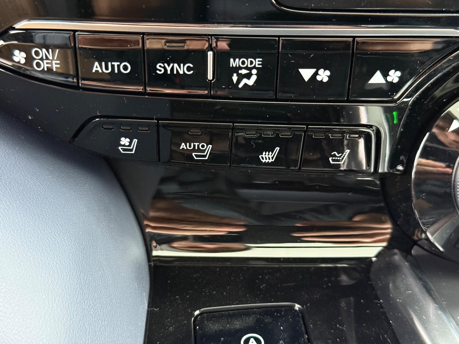 Acura MDX Vehicle Image 14