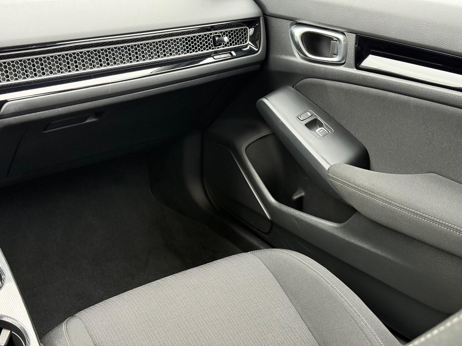 Honda Civic Sedan Vehicle Image 14