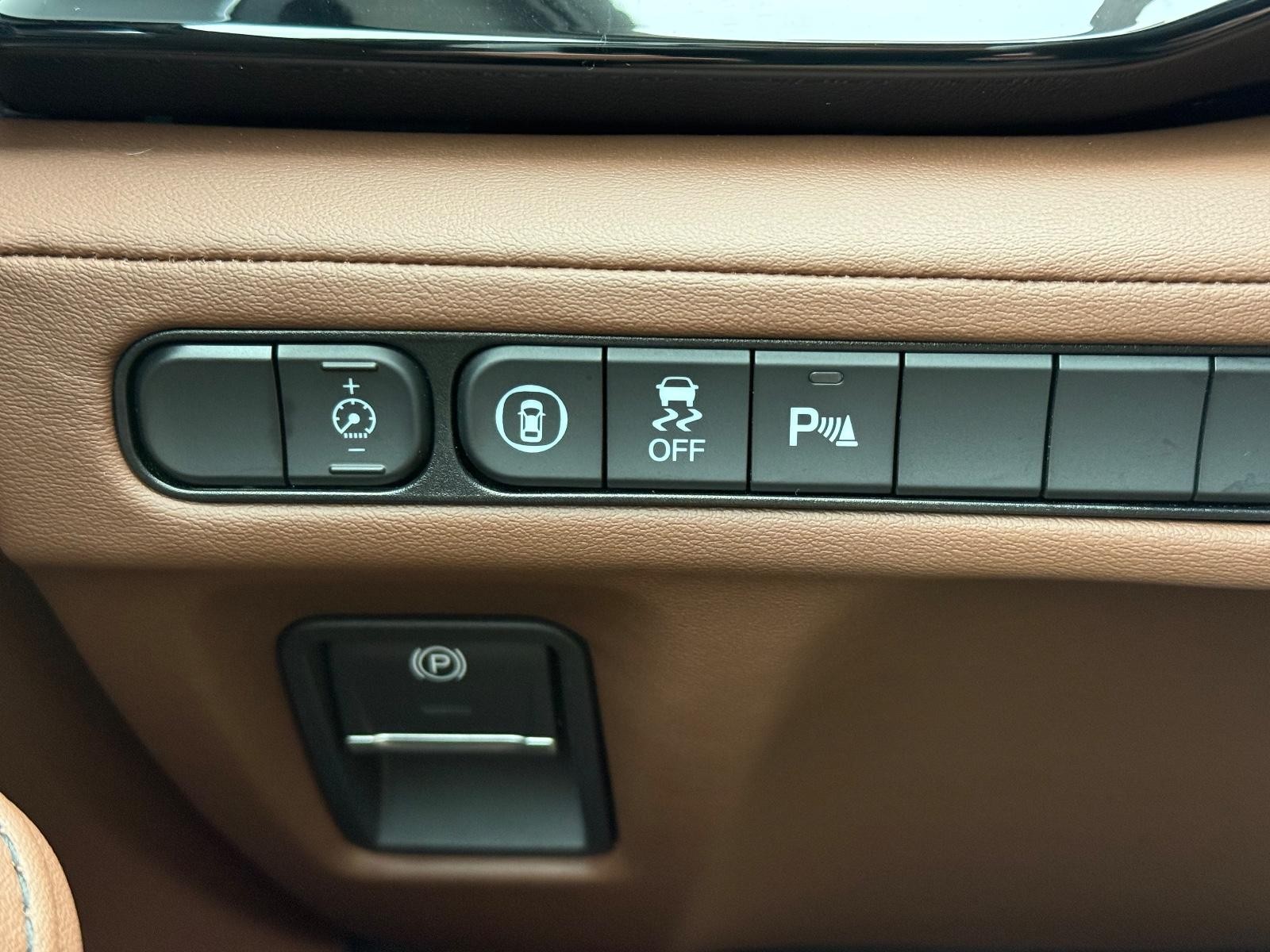 Acura MDX Vehicle Full-screen Gallery Image 15